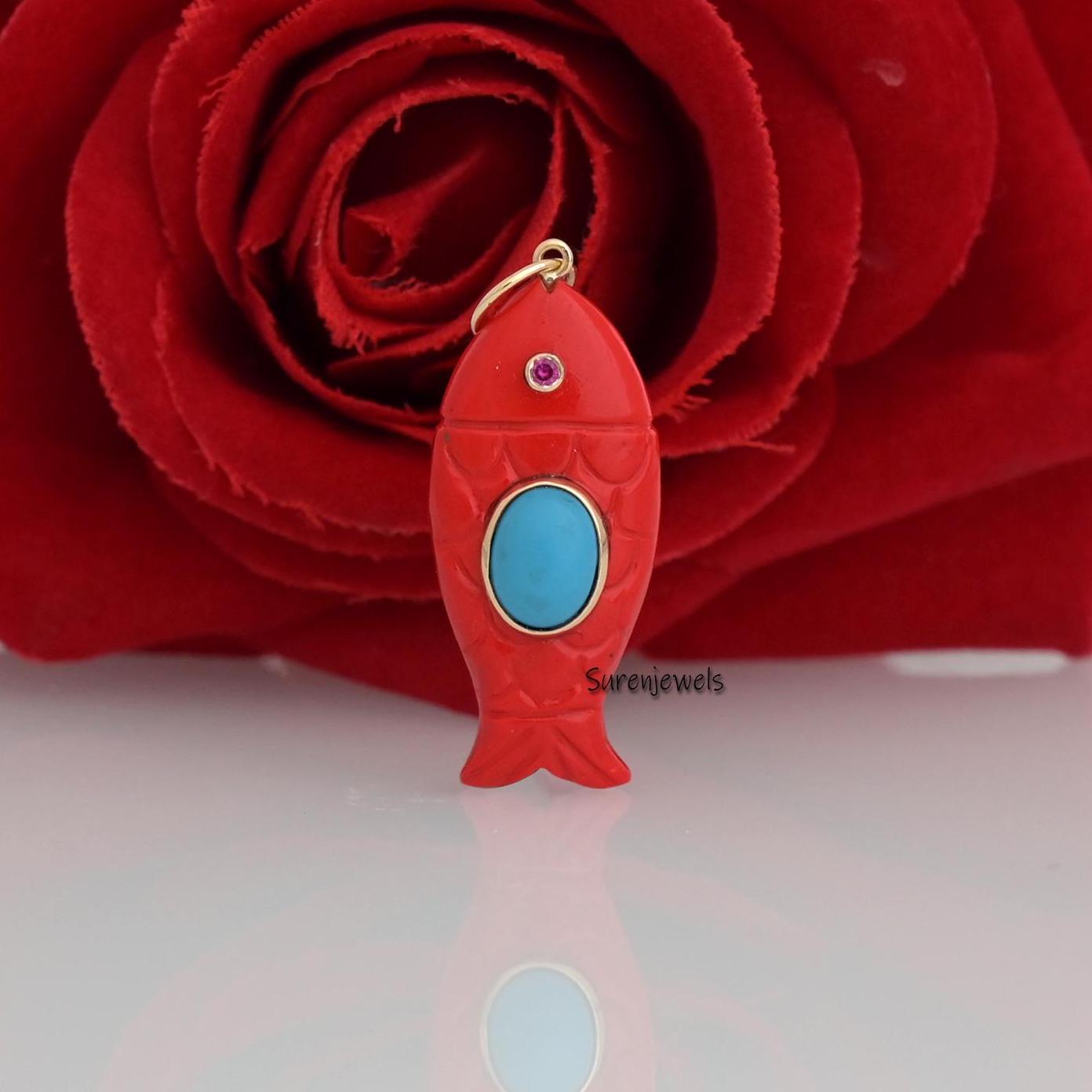 14K Gold Carved Gemstone Fish Pendant: Turquoise & Malachite - View 4 - Suren Jewels | SKU: SJP3434-9KYGRCRTQRUCZ-30M