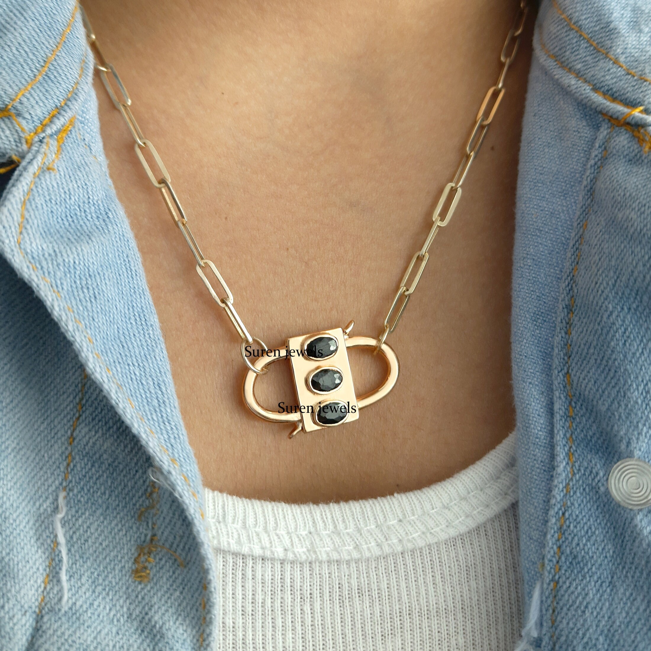 Black Onyx Padlock Pendant: 14K Yellow Gold Vermeil Sterling Silver Lock - View 4 - Suren Jewels | SKU: SJP31-SLYGBO-N47-18I-