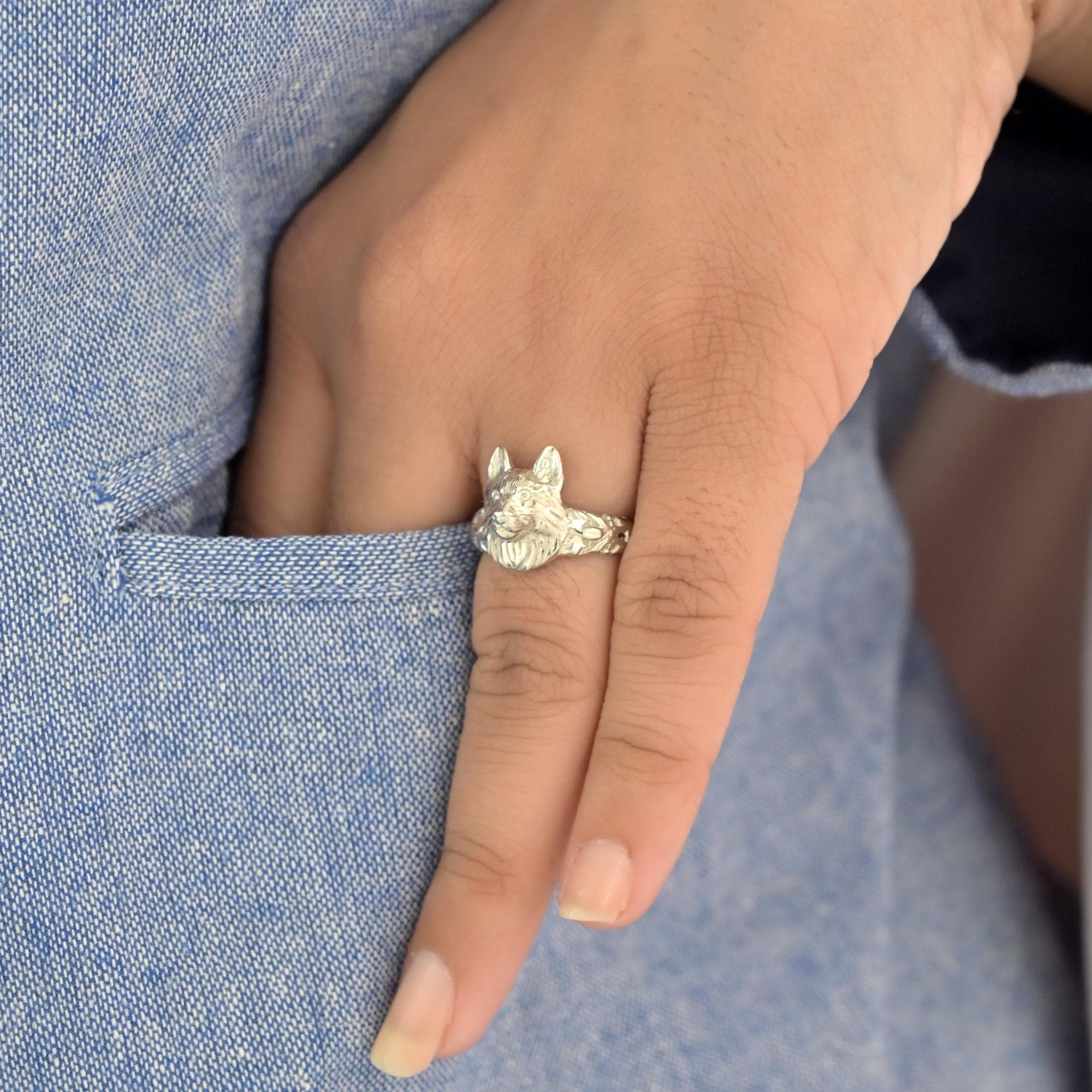 14k Gold German Shepherd Ring, Dainty Dog Jewelry - View 4 - Suren Jewels | SKU: SJR3201-SLWG-US-6