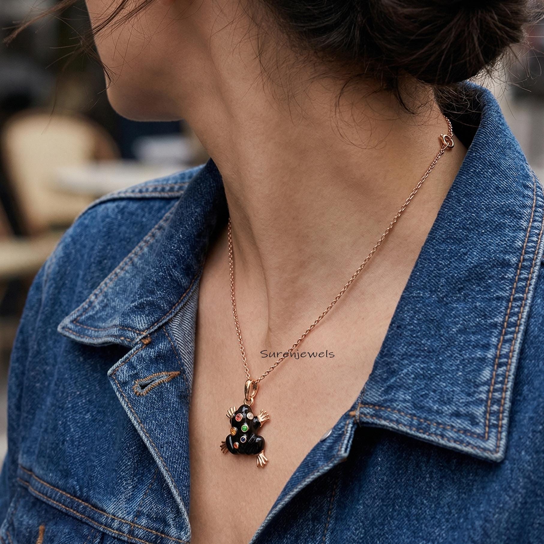 Hand Carved 14K Gold Gemstone Frog Pendant: Hand Carved Animal Jewelry - View 3 - Suren Jewels | SKU: SJP