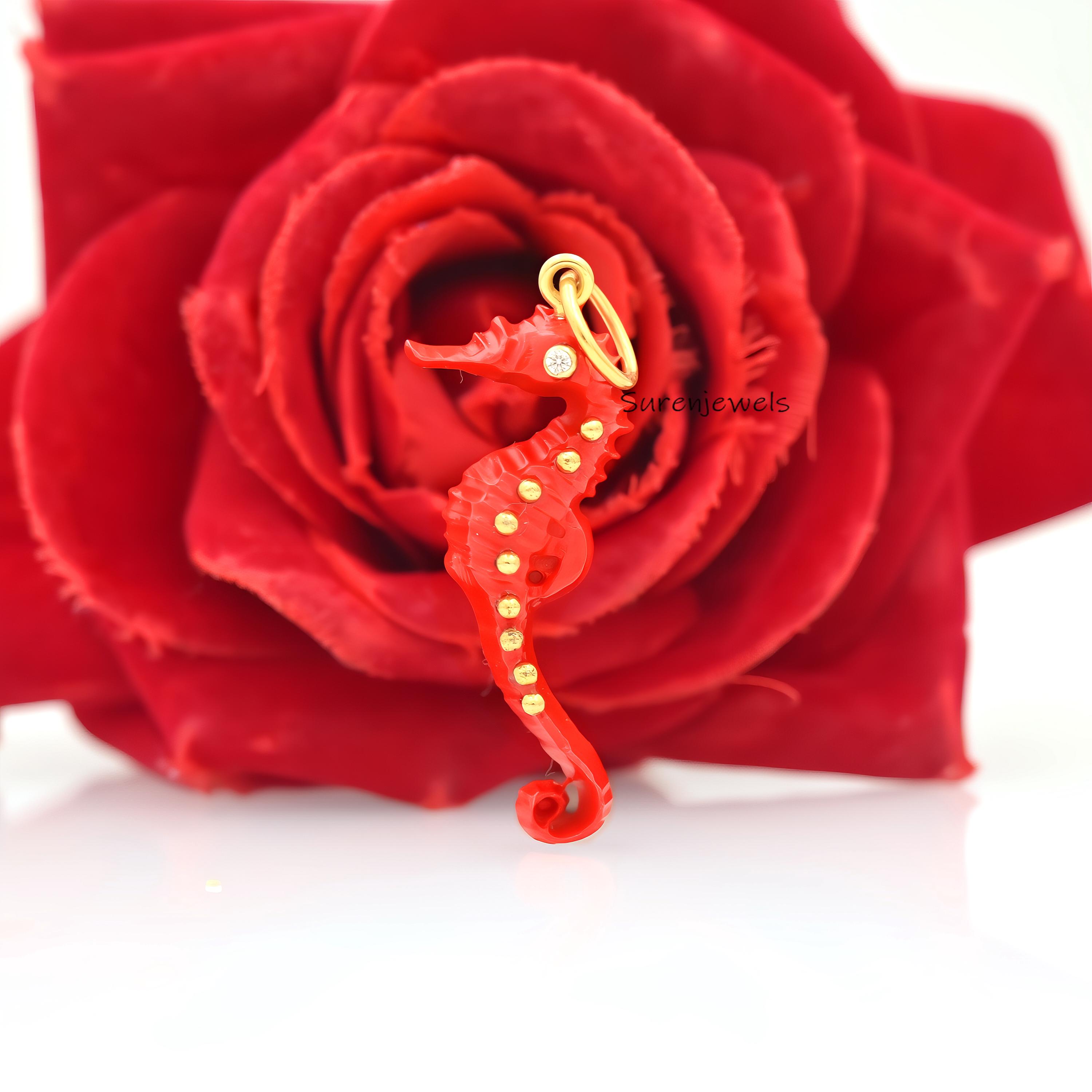 14k Gold Carved Gemstone Seahorse Pendant, Sealife Seahorse Pendant, Handmade Designer Seahorse Pendant, Carving Seahorse Jew