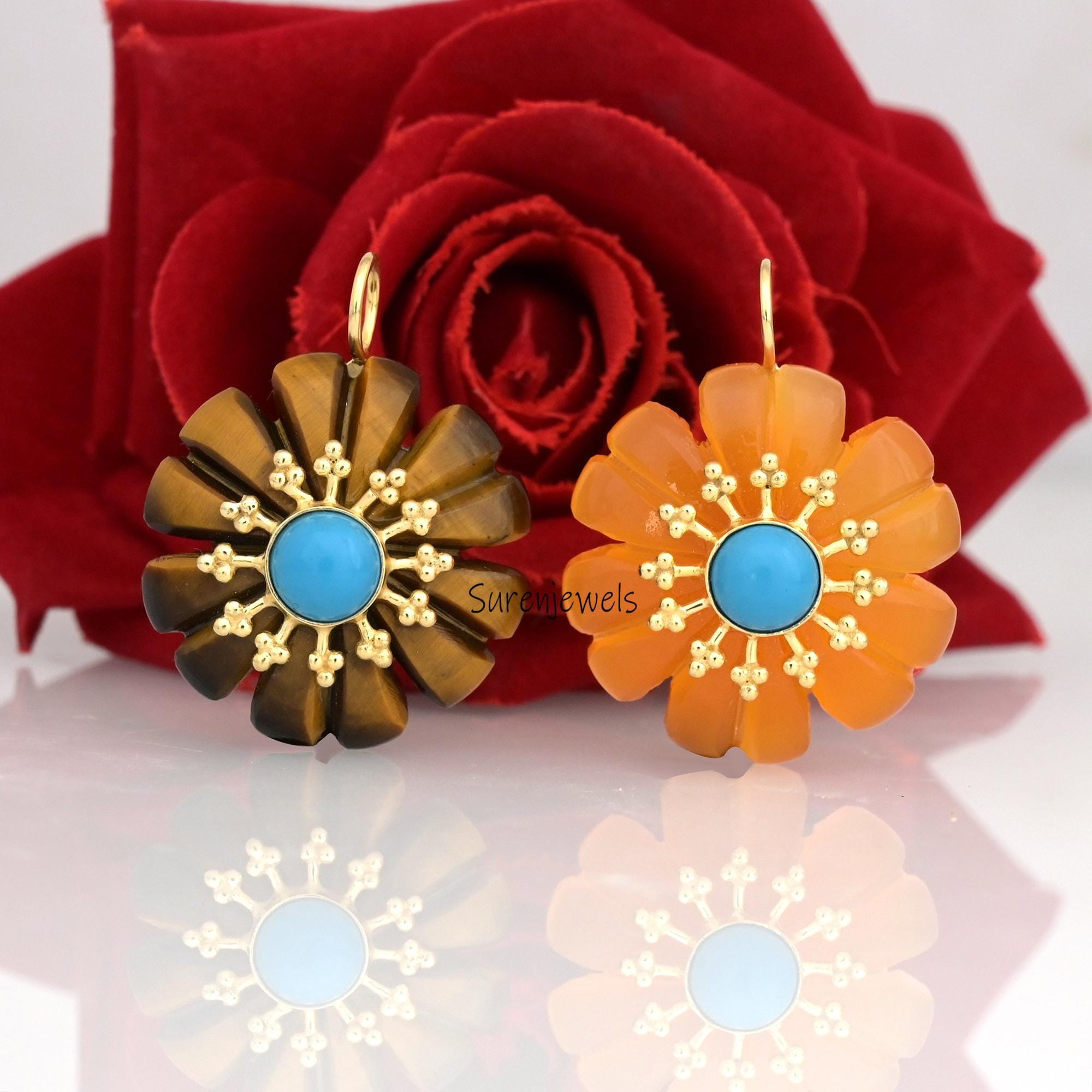 Hand Carved Gemstone Flower Pendant: 925 Silver - Suren Jewels | SKU: SJP3519-SLYGOCNTQ-25M