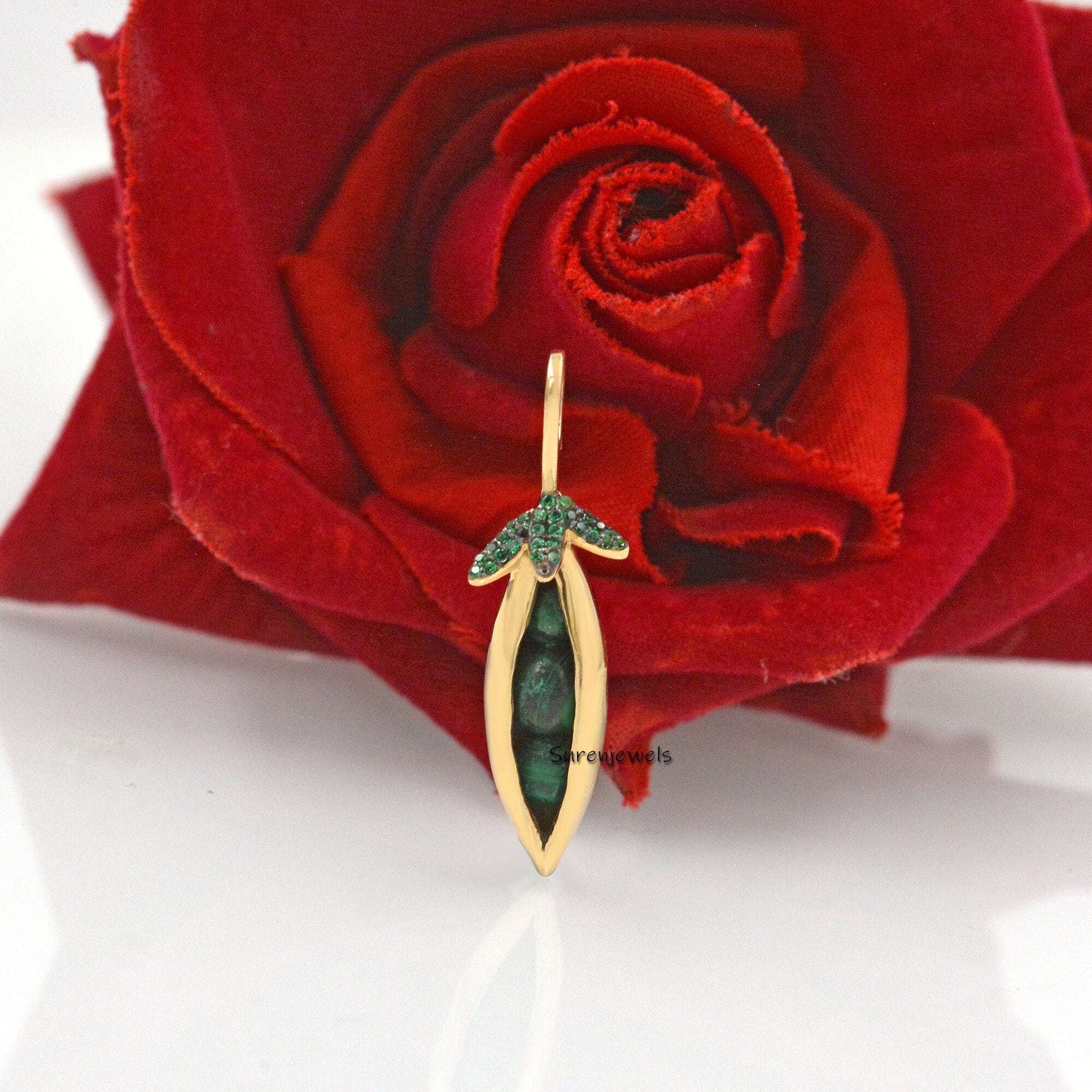 Vintage 14k Solid Gold Peas Pendant: Handmade Gemstone Design - View 5 - Suren Jewels | SKU: SJP1571-SLYGCHGCZ