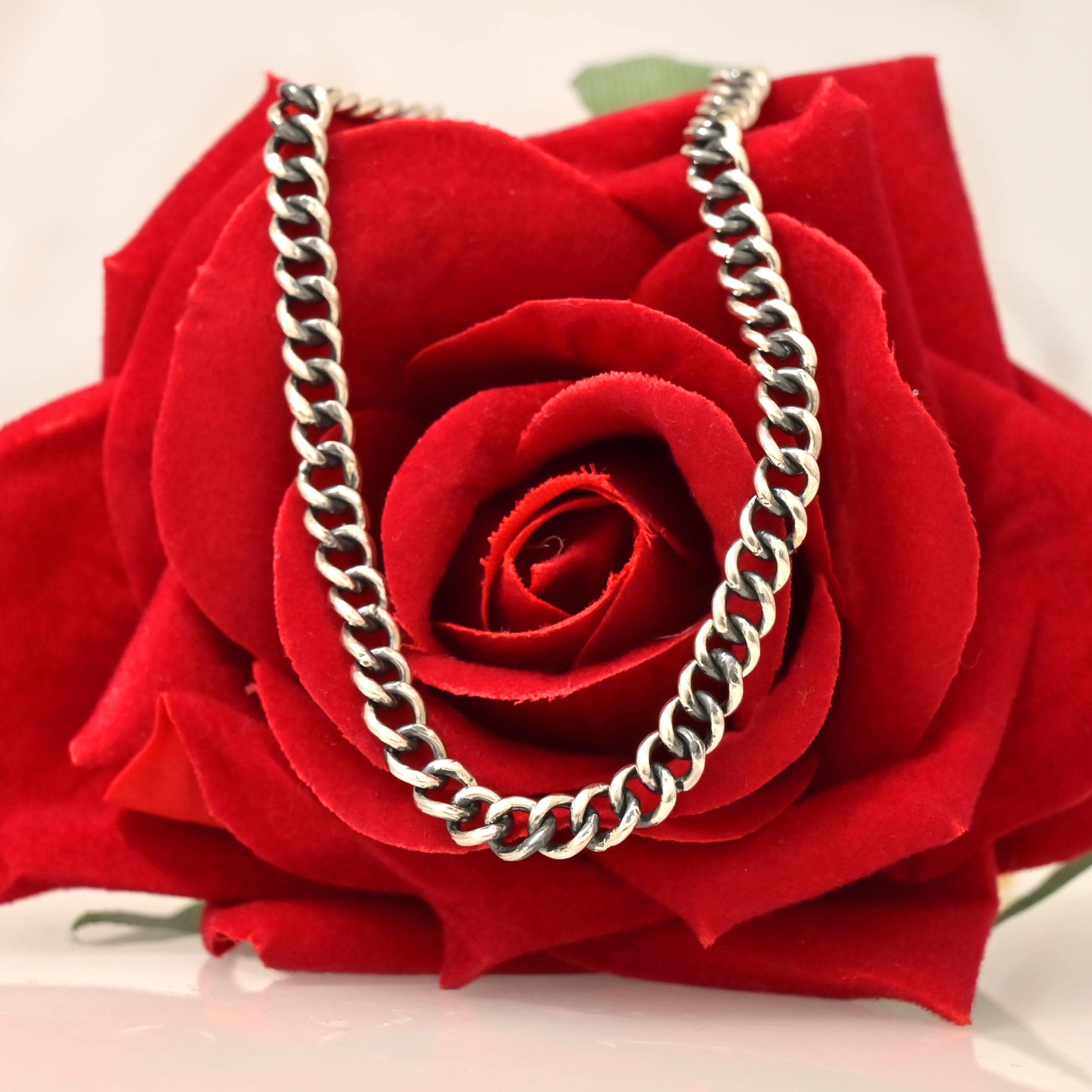 Oxidized 925 Silver Chain: Vintage Carabiner Lock Necklace - View 2 - Suren Jewels | SKU: G81-SLOXYG-26I
