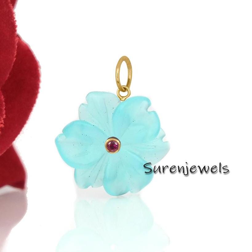 Hand Carved Gemstone Flower Pendant: Handmade Designer Charm - View 5 - Suren Jewels | SKU: SJP4581-SLYGGQRUCZ-30M