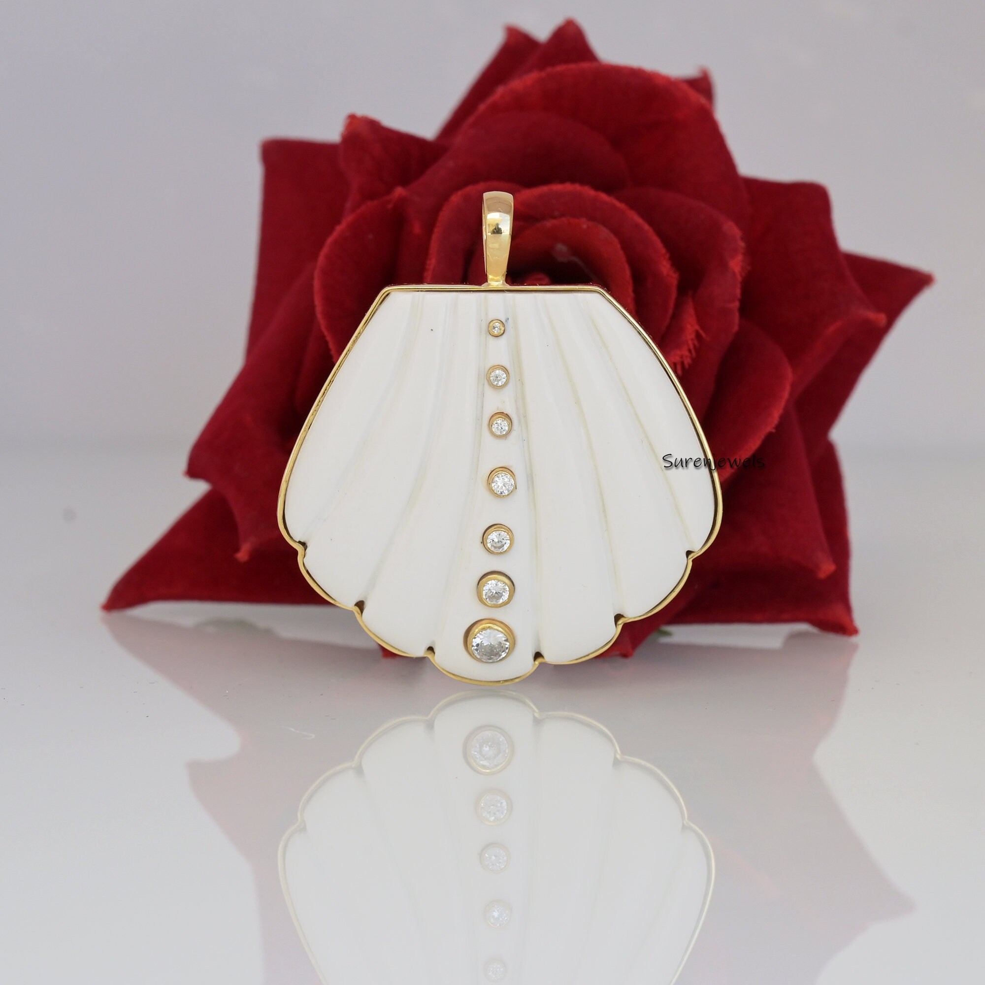 14K Gold Scallop Shell Pendant: Gemstone Beach Jewelry - View 5 - Suren Jewels | SKU: SJP2958-SLYGPOPCZ