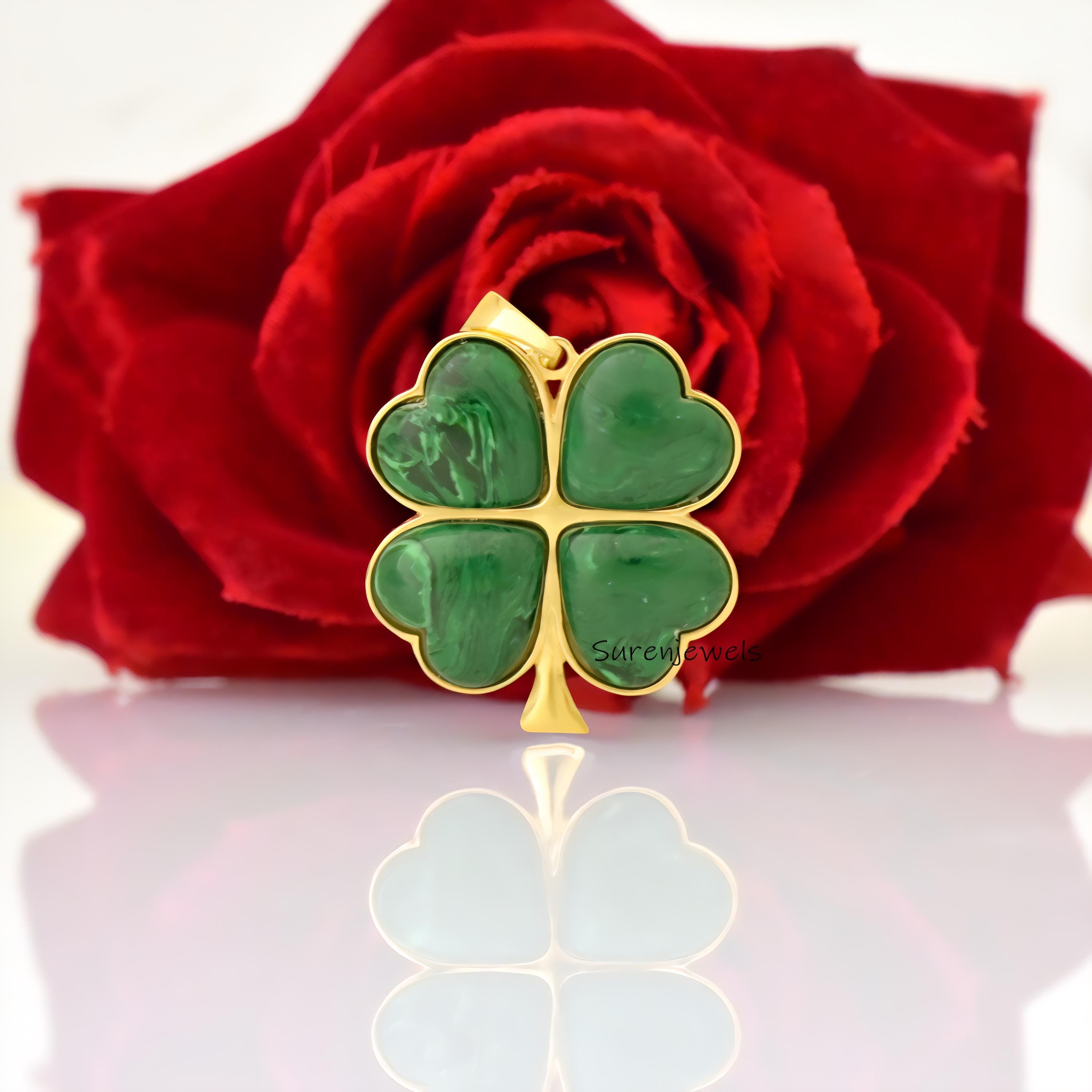 14K Gold Malachite Clover Pendant: Handmade Gemstone Jewelry - View 7 - Suren Jewels | SKU: SJP5393-SLYGOCR-30M