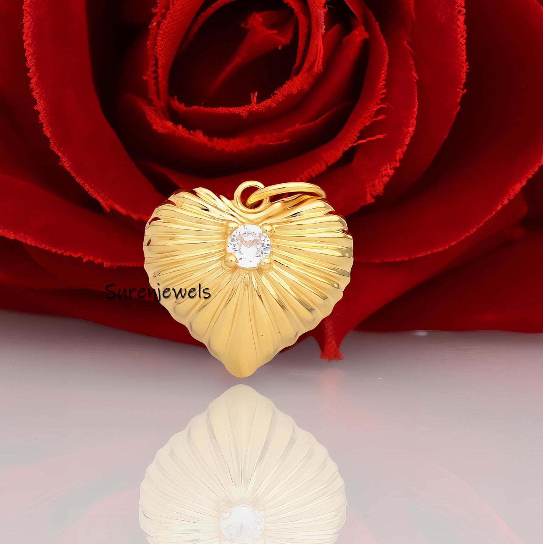 14K Gold Plated Fluted Heart Pendant with CZ Stone - Suren Jewels | SKU: SJP2508
