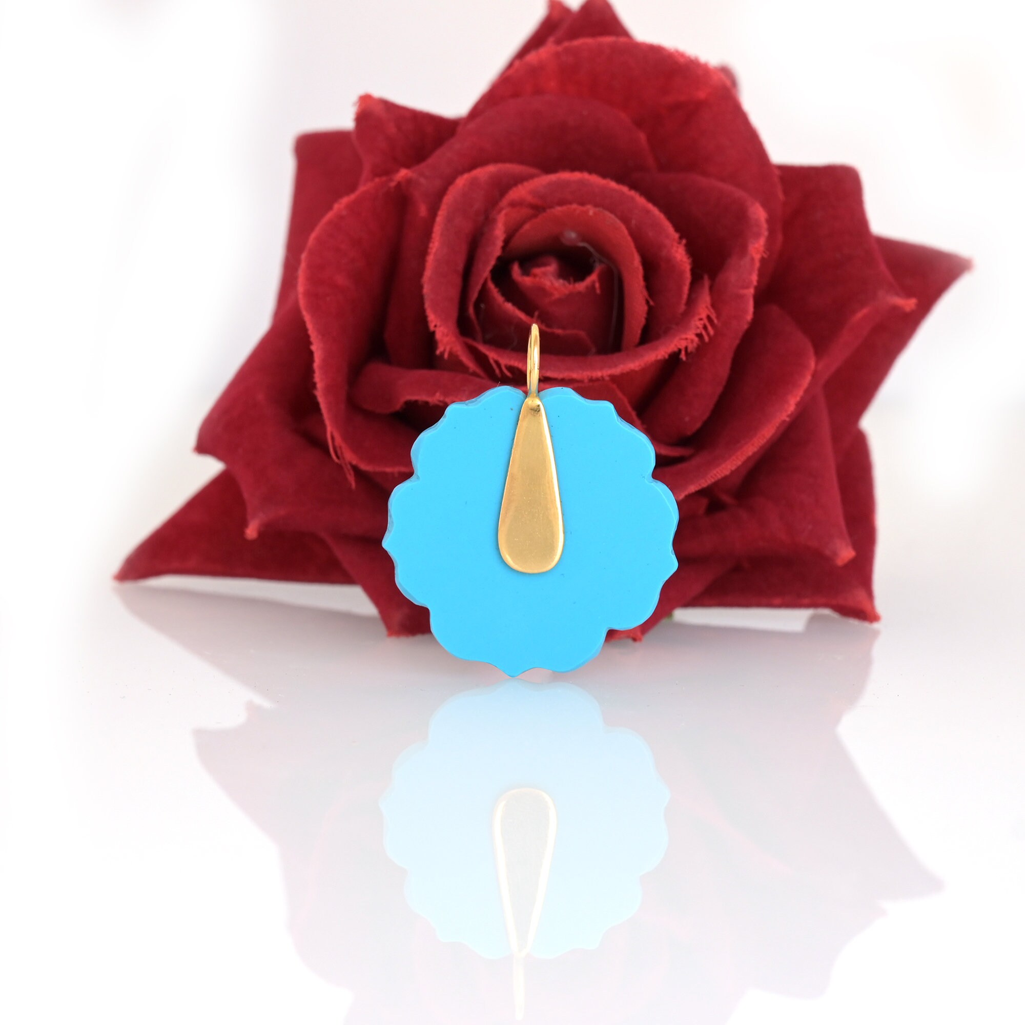 14K Gold Amethyst Flower Pendant: Hand Carved Gemstone Jewelry - View 6 - Suren Jewels | SKU: SJP1730