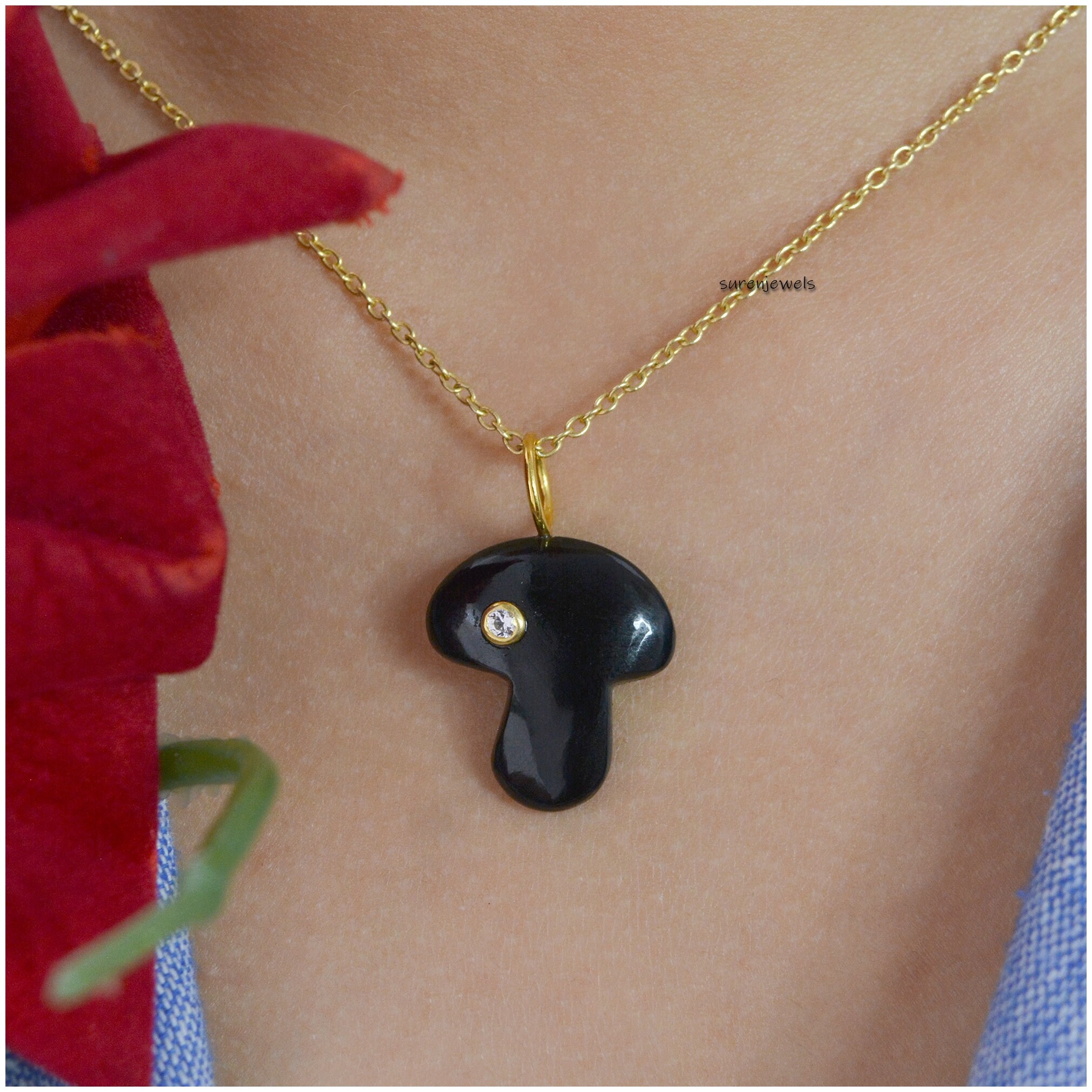14k Gold Hand Carving Gemstone Mushroom Pendant - View 5 - Suren Jewels | SKU: SJP1188-SLNSRQMN