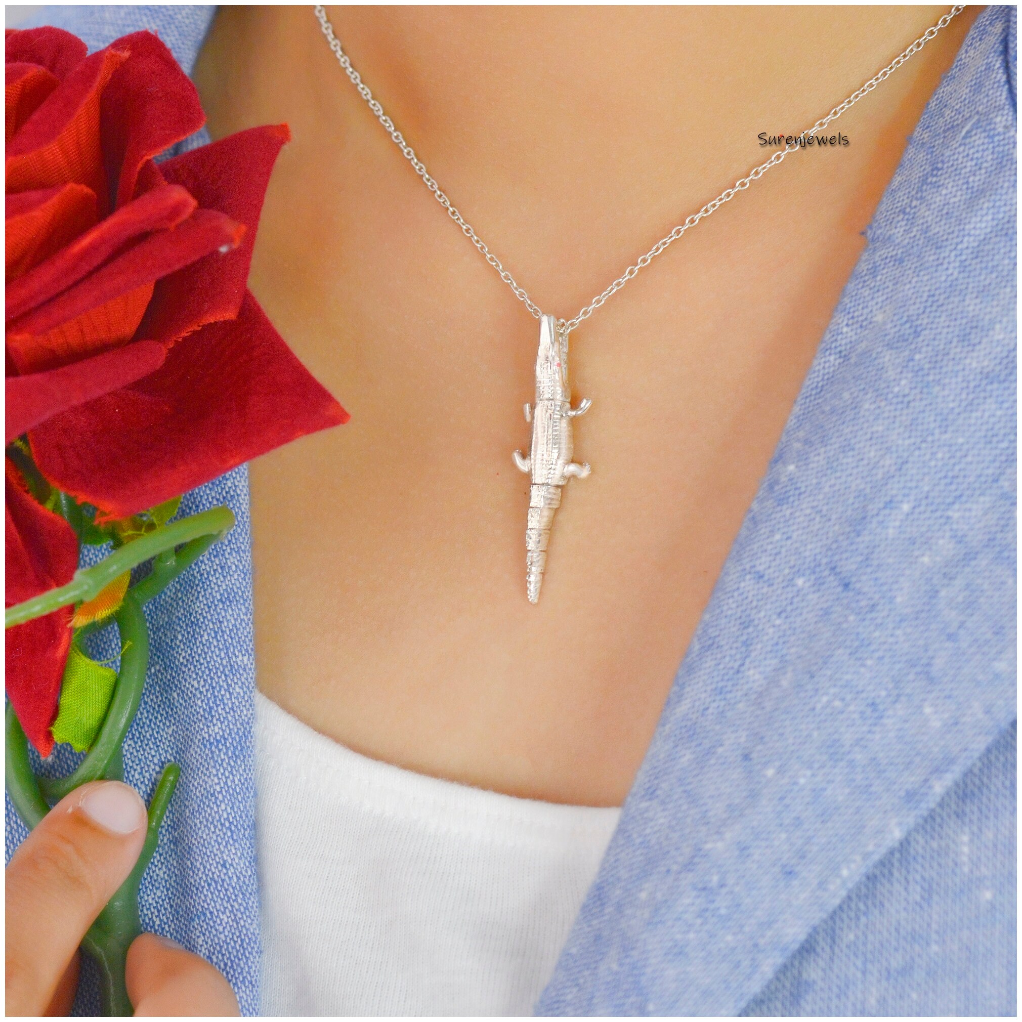 14k Gold Alligator Pendant: Crocodile Animal Jewelry (40x12 mm) - View 3 - Suren Jewels | SKU: SJP1214-SLNSPSP