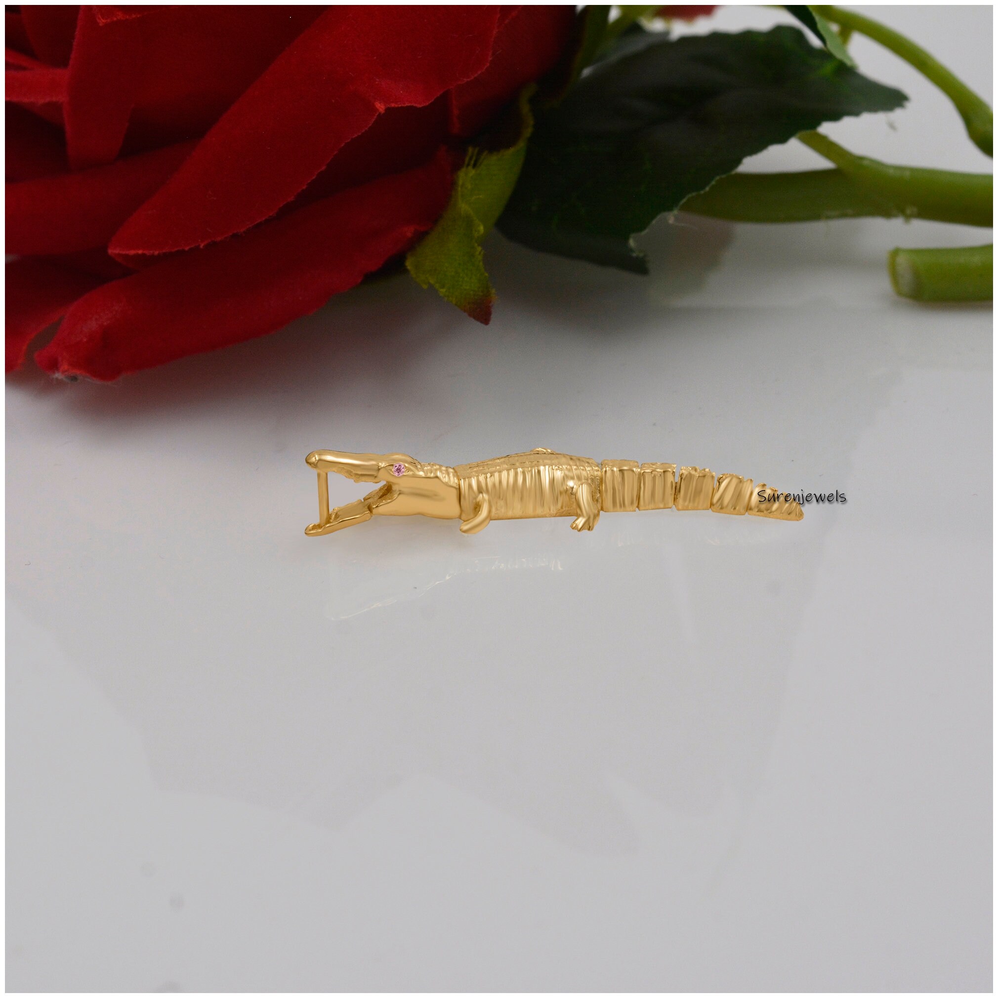 14k Gold Alligator Pendant: Crocodile Animal Jewelry (40x12 mm) - View 5 - Suren Jewels | SKU: SJP1214-SLNSPSP