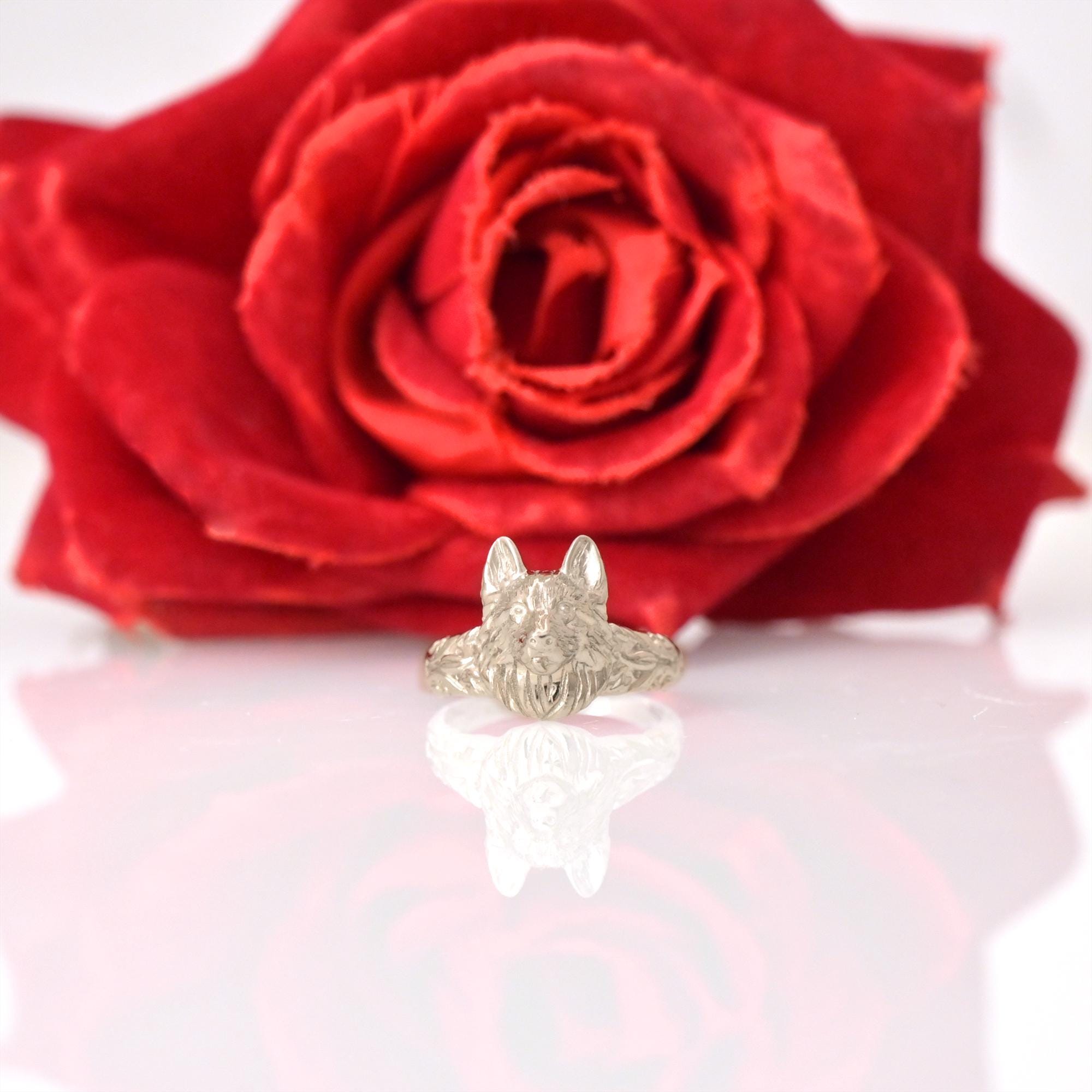 14k Gold German Shepherd Ring, Dainty Dog Jewelry - View 2 - Suren Jewels | SKU: SJR3201-SLWG-US-6
