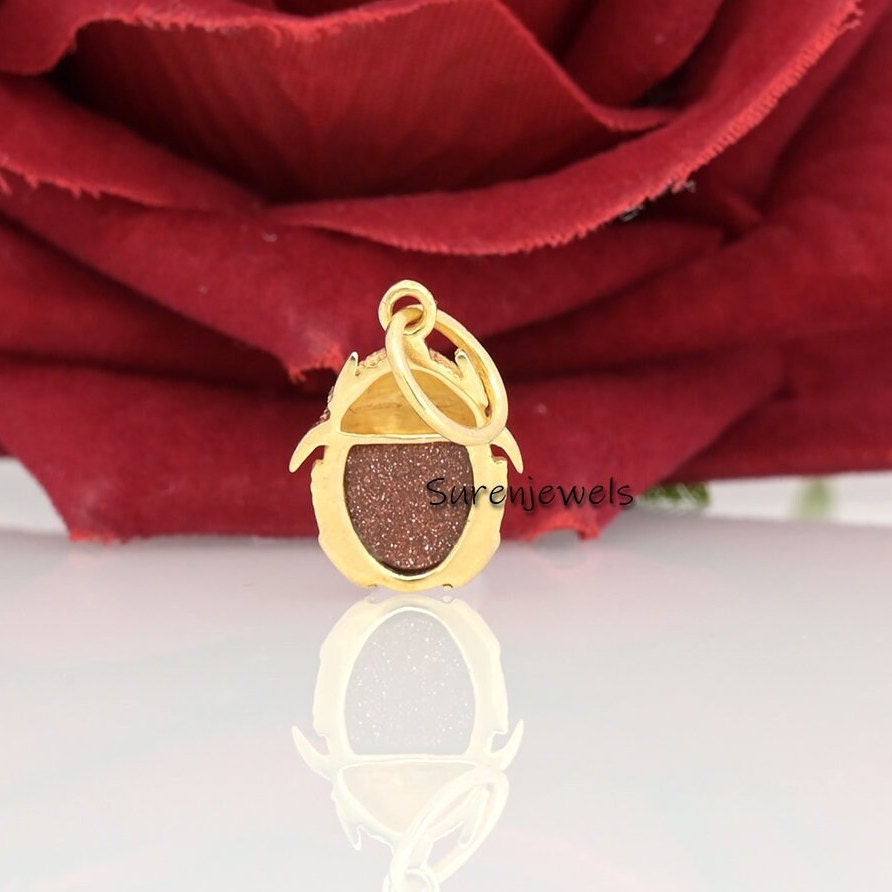 14K Gold Scarab Pendant: Hand Carved Gemstone Amulet - View 4 - Suren Jewels | SKU: SJP2550