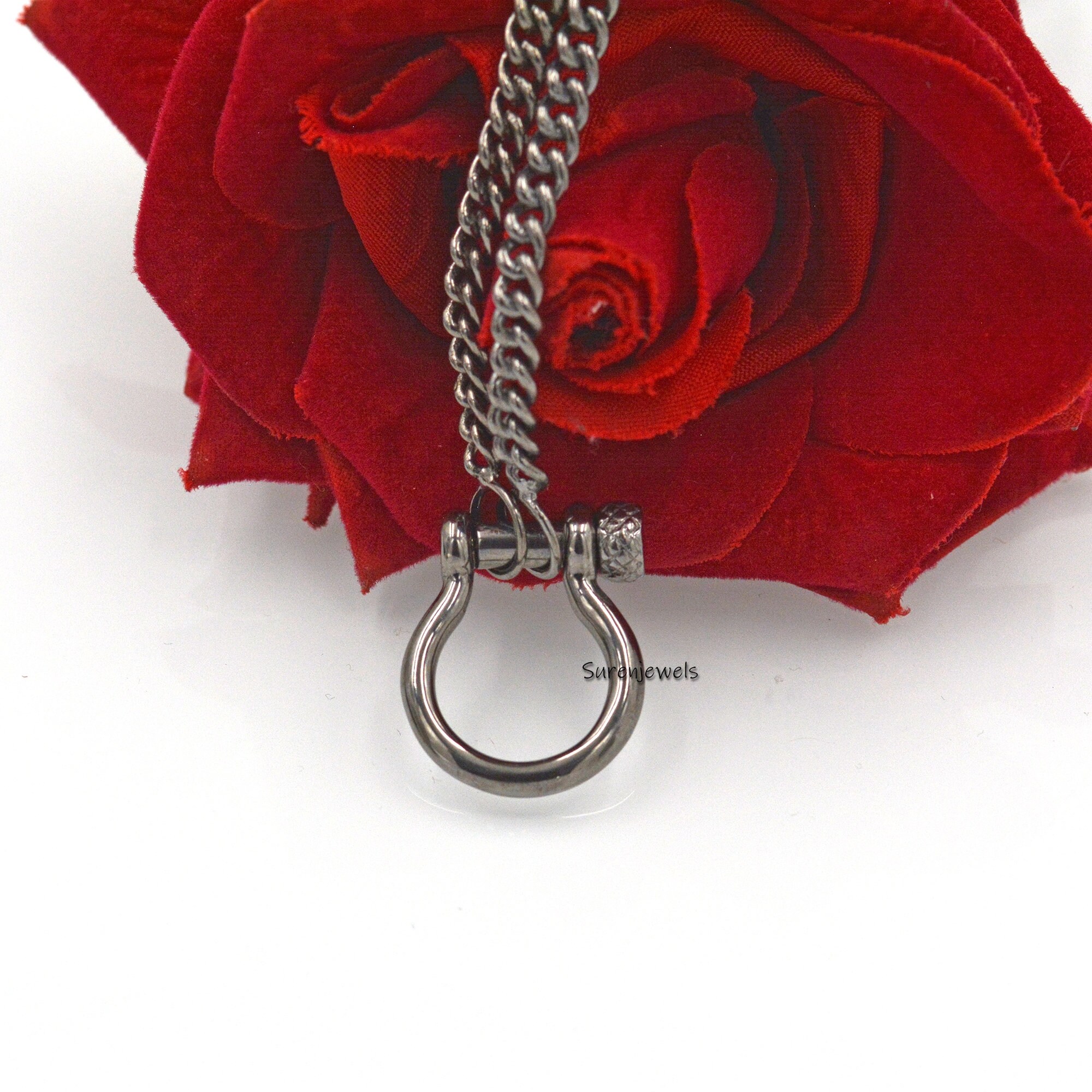 925 Silver Horseshoe Snaffle Bit Necklace: Shackle Clasp - View 7 - Suren Jewels | SKU: SJP72-SLYG-N22-18I