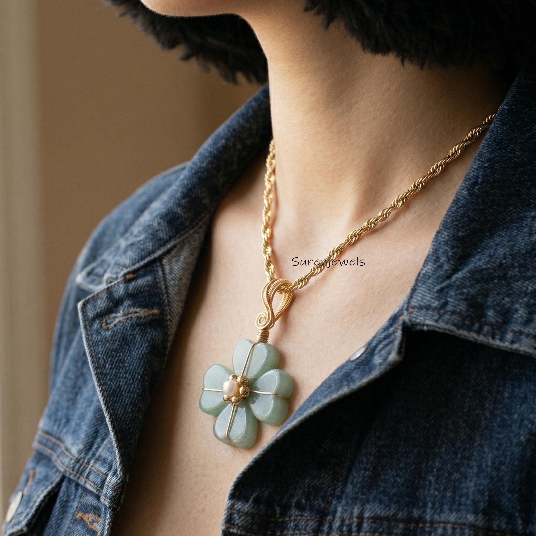14k Gold Hand Carved Gemstone Four Leaf Clover Pendant Jewelry - View 2 - Suren Jewels | SKU: SJP