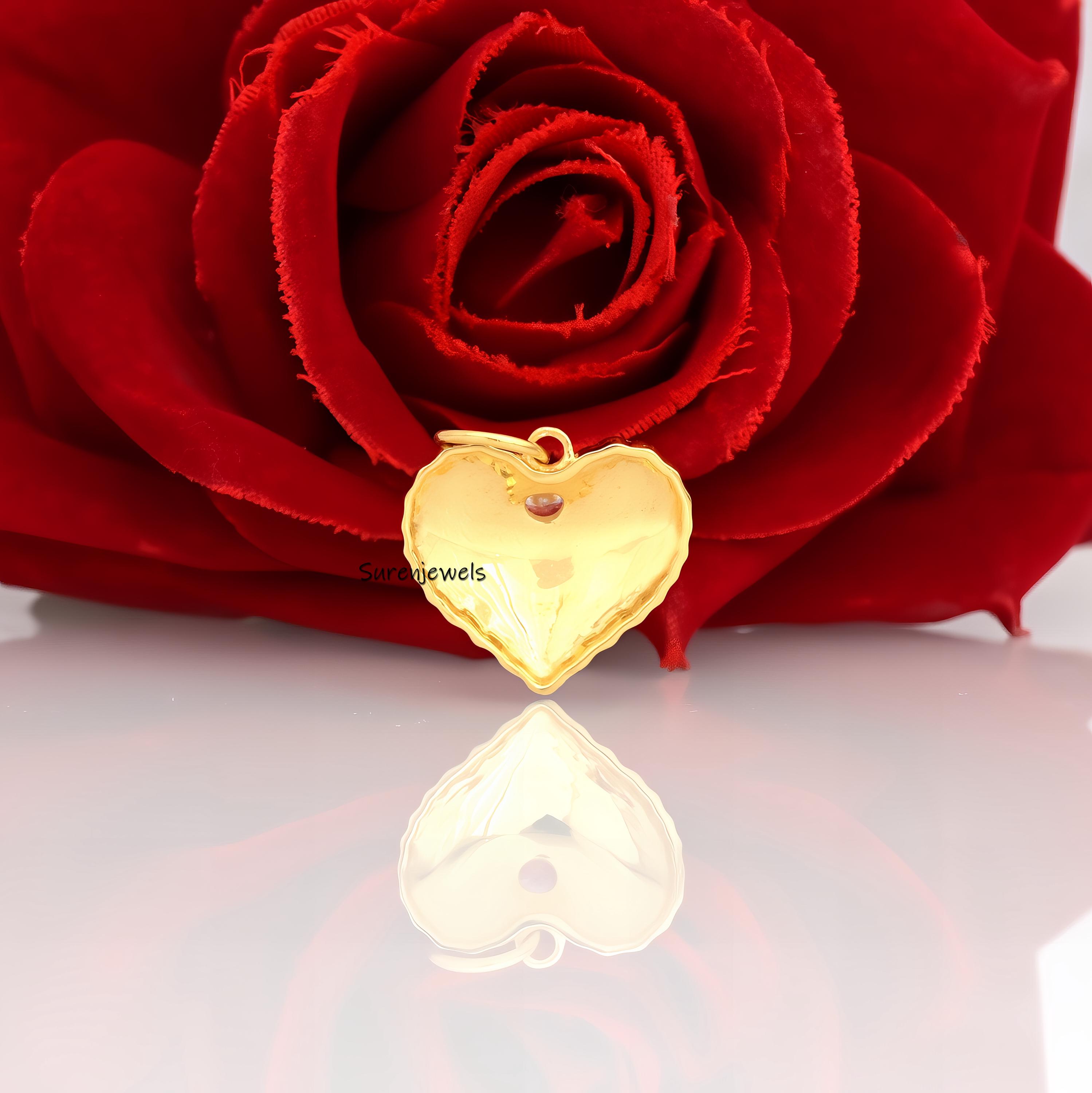 14K Gold Plated Fluted Heart Pendant with CZ Stone - View 3 - Suren Jewels | SKU: SJP2508