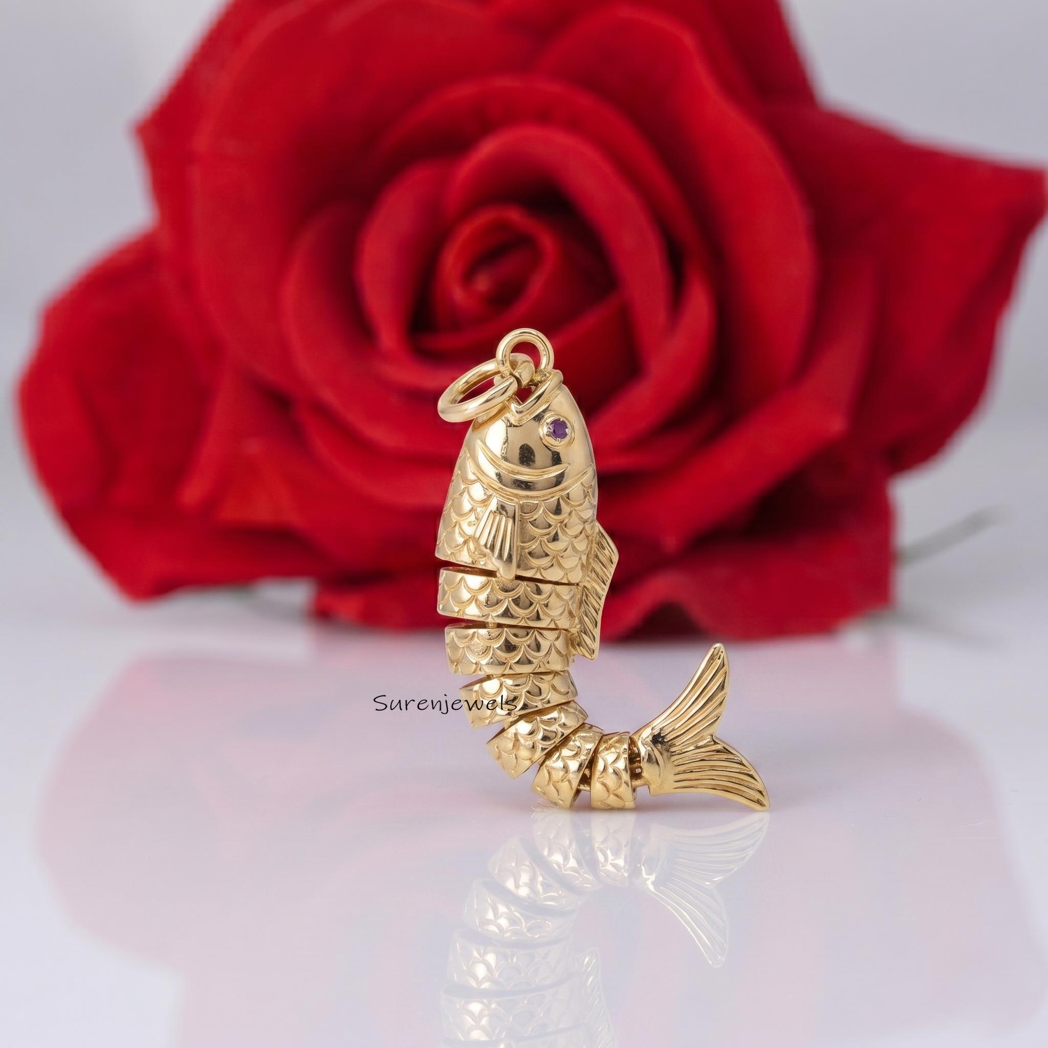 14k Gold Articulated Fish Pendant, Moving Fish Charm Pendant, Lucky Fish Jewelry, Gold Animal Pendant for Necklace, Minimalis