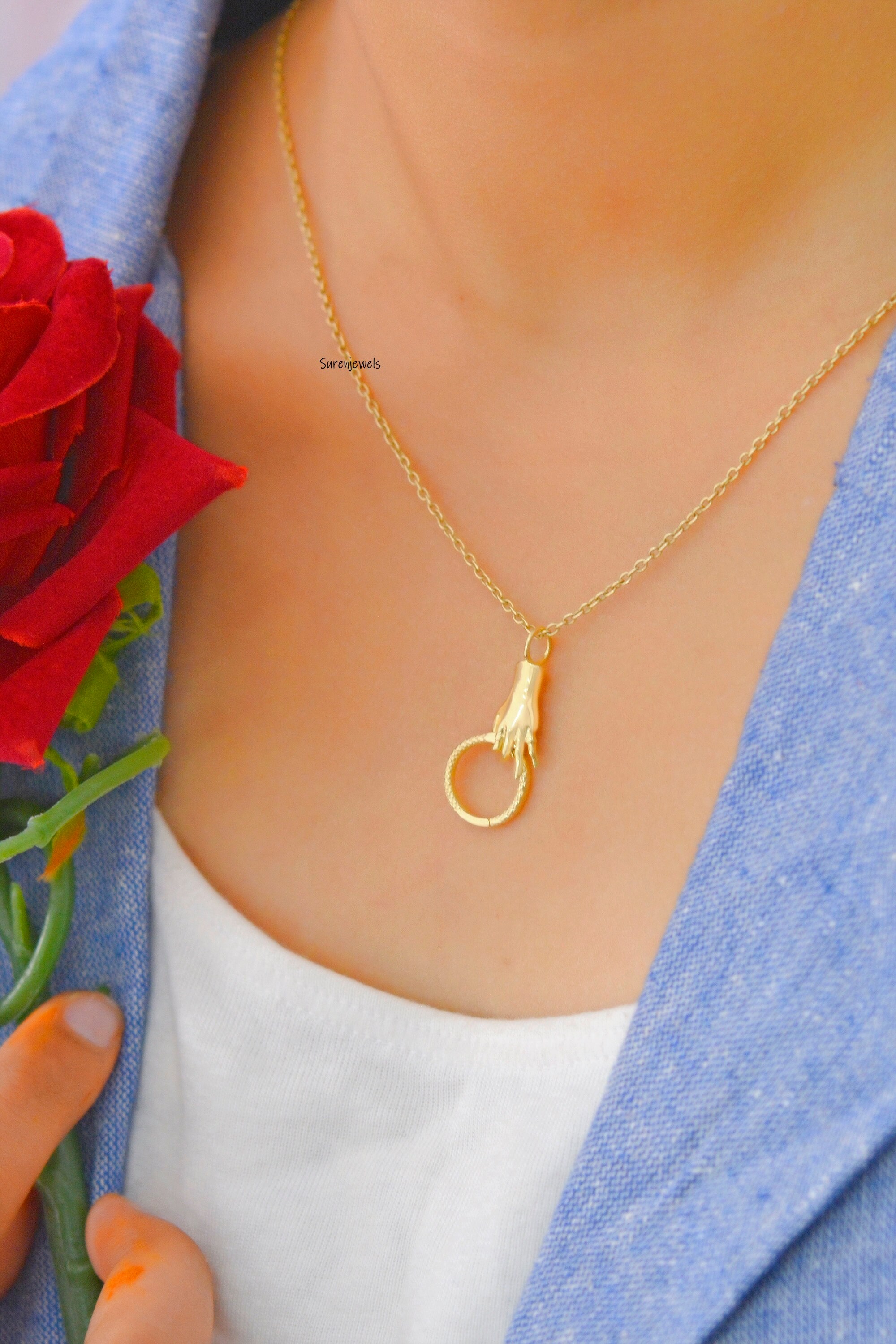 14k Gold Helping Hand Charm Holder: Figa Hand Pendant - View 5 - Suren Jewels | SKU: SJP1196-SLYGDI