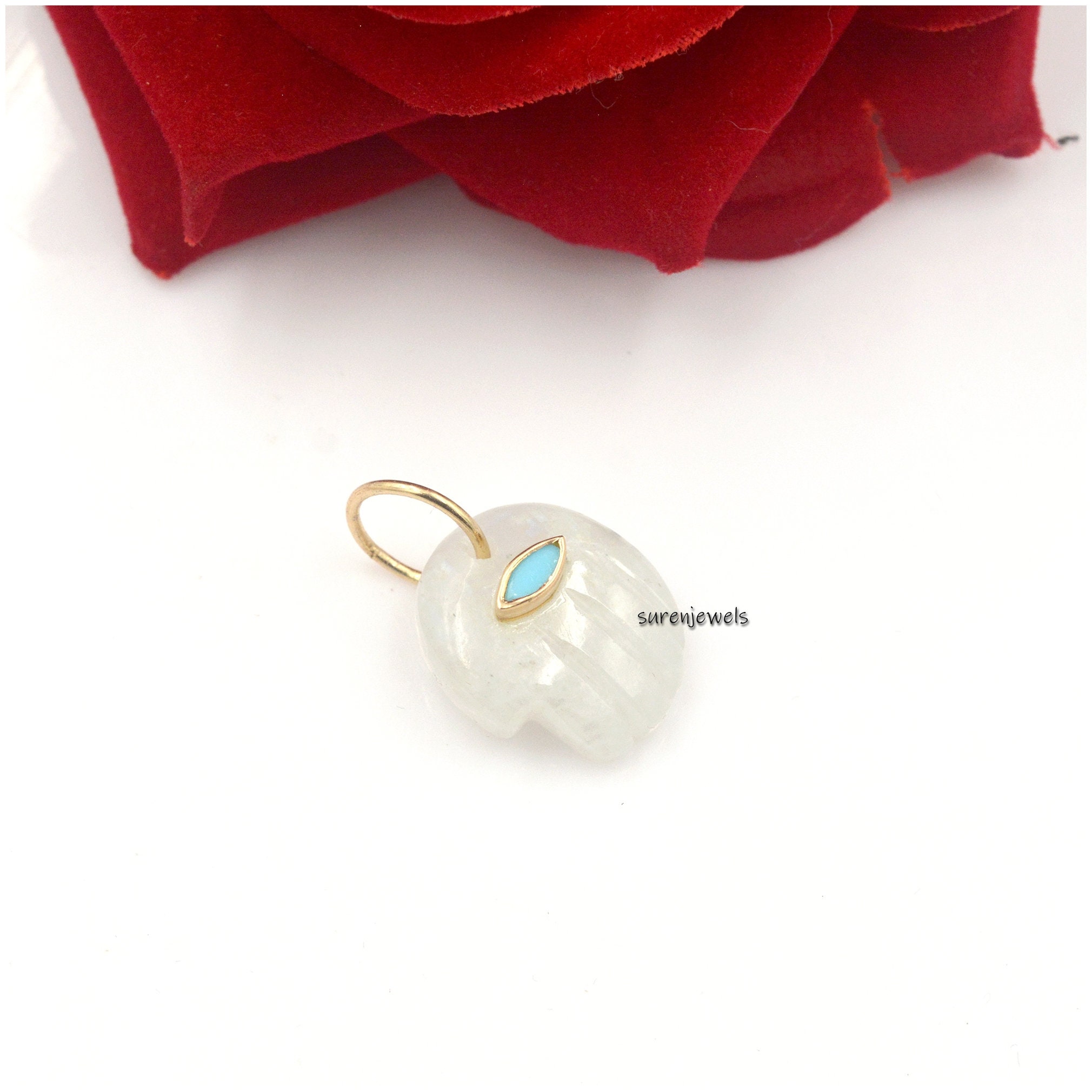 9k Gold Gemstone Figa Hand Pendant: Amethyst or Lapis Charm - View 3 - Suren Jewels | SKU: SJP1047-SLYGAMPSP-15M