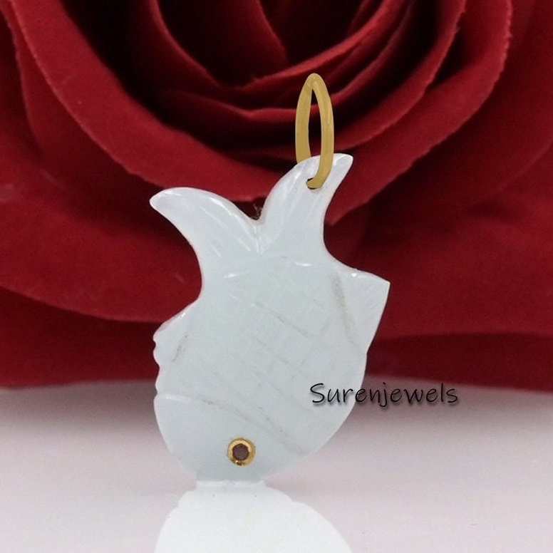 14k Gold Carving Gemstone Fish Pendant, Turquoise Lucky Fish - View 4 - Suren Jewels | SKU: SJP4384-SLYGRCRRUCZ-30M