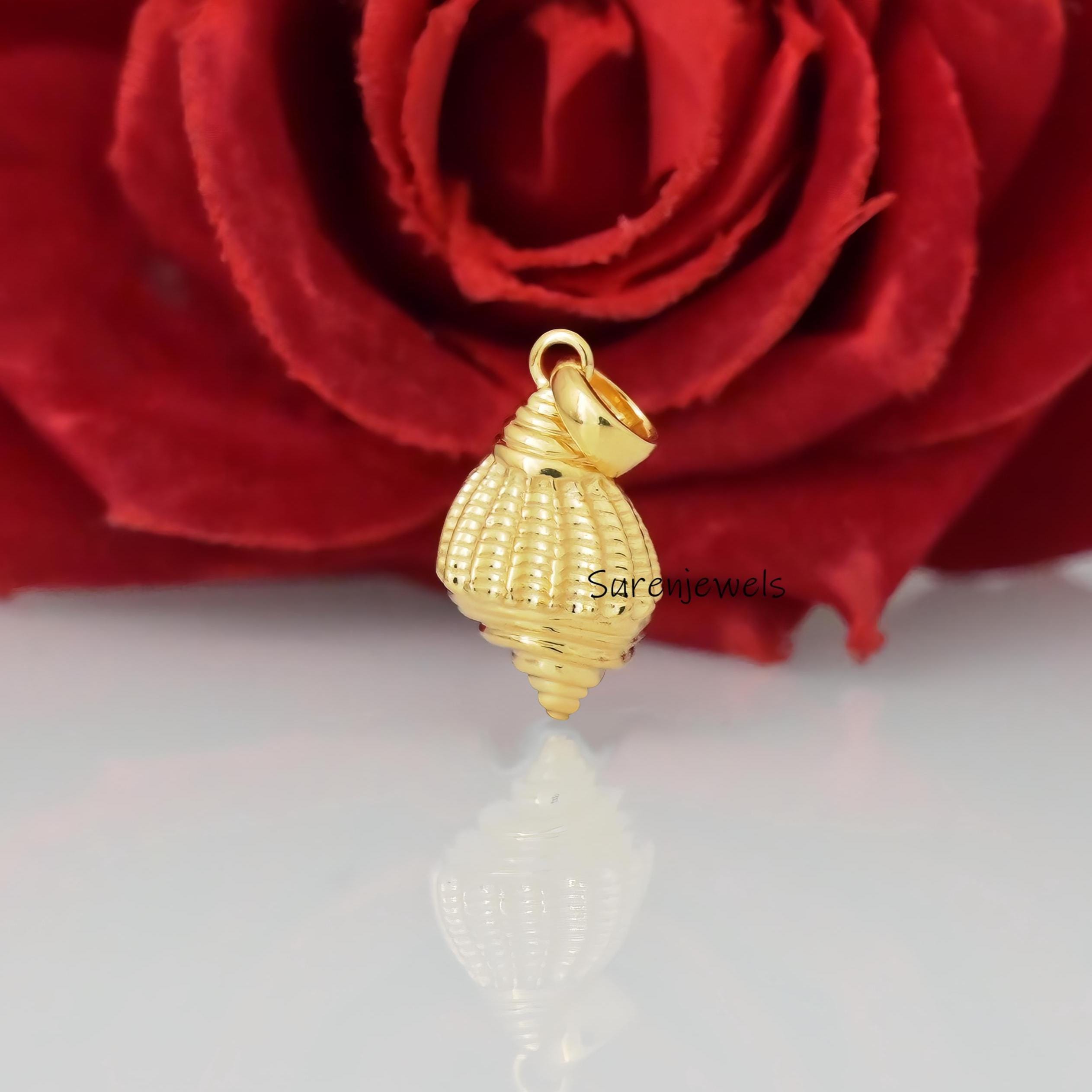 14k Gold Conch Shell Pendant: Spiral Tulip Design - Suren Jewels | SKU: SJP4774-SLYG-25M