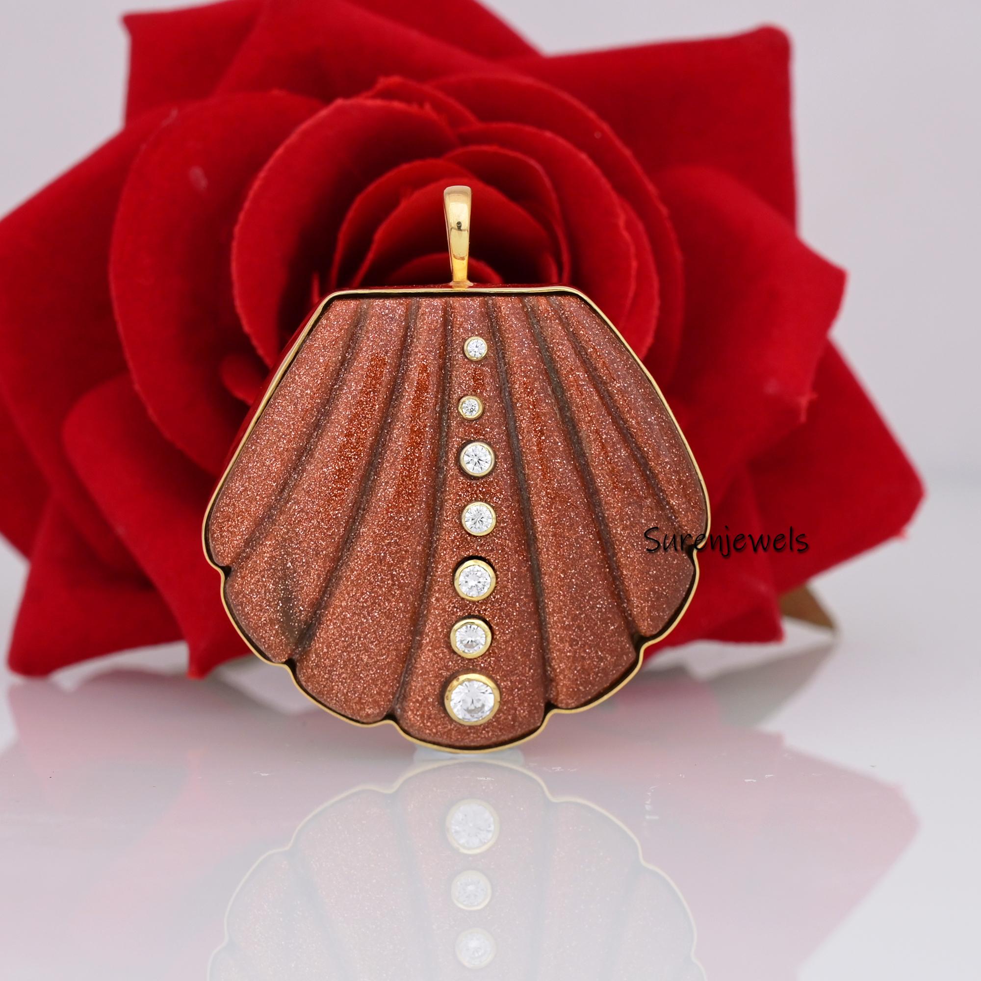 14K Gold Scallop Shell Pendant: Gemstone Beach Jewelry - View 3 - Suren Jewels | SKU: SJP2958-SLYGPOPCZ