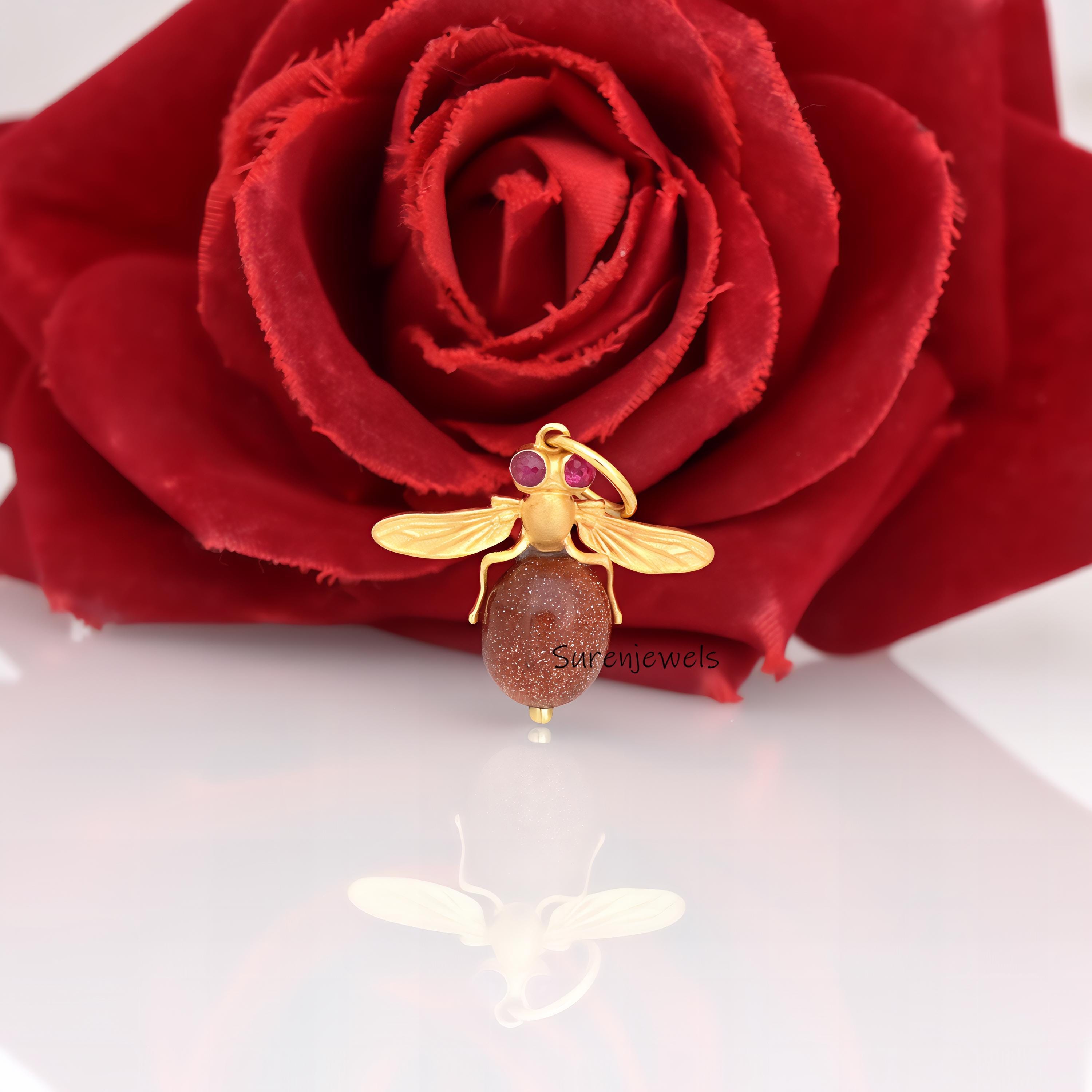 Hand Carved Pearl Bee Charm: 925 Silver Gemstone Pendant - View 2 - Suren Jewels | SKU: SJP3615-SLRGRQRUCZ-25M