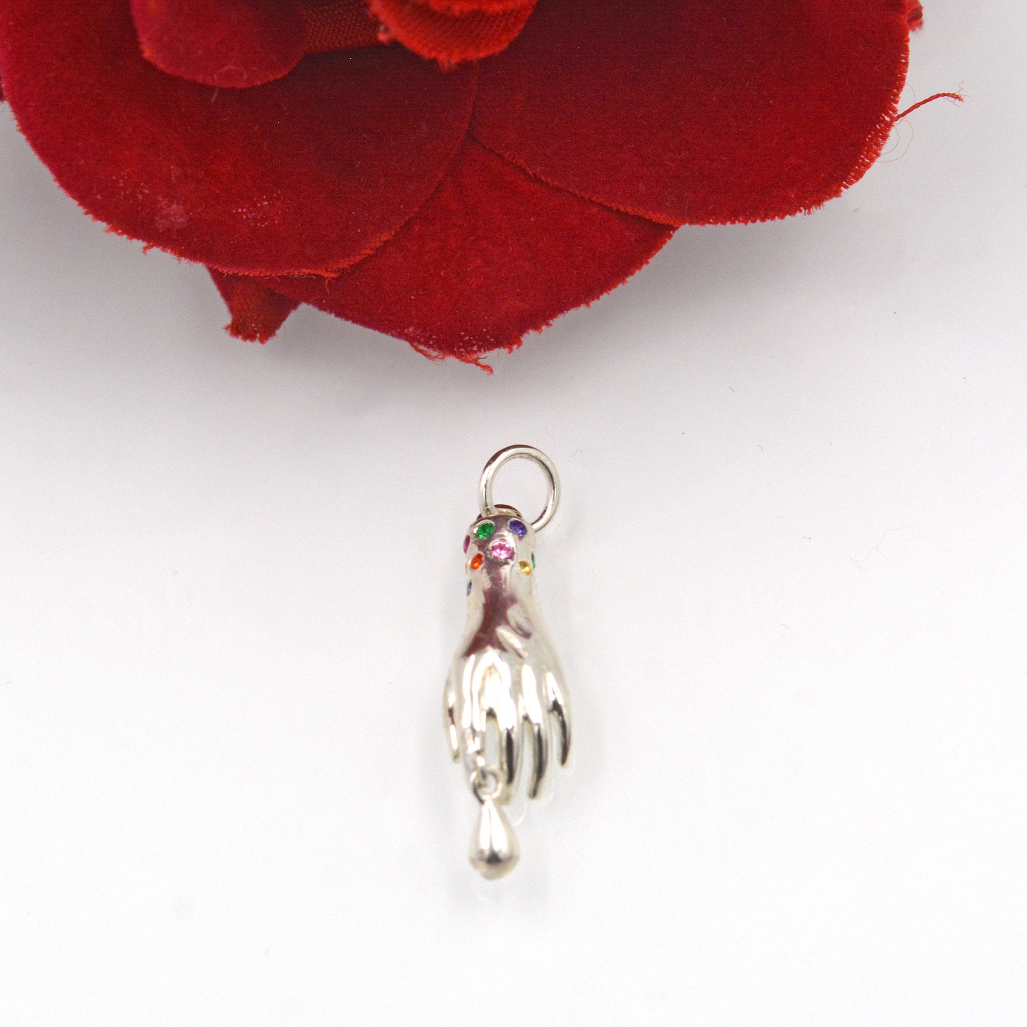 925 Silver Figa Hand Pendant: Good Luck Charm Jewelry - View 5 - Suren Jewels | SKU: SJP1527-SLNSMTCS