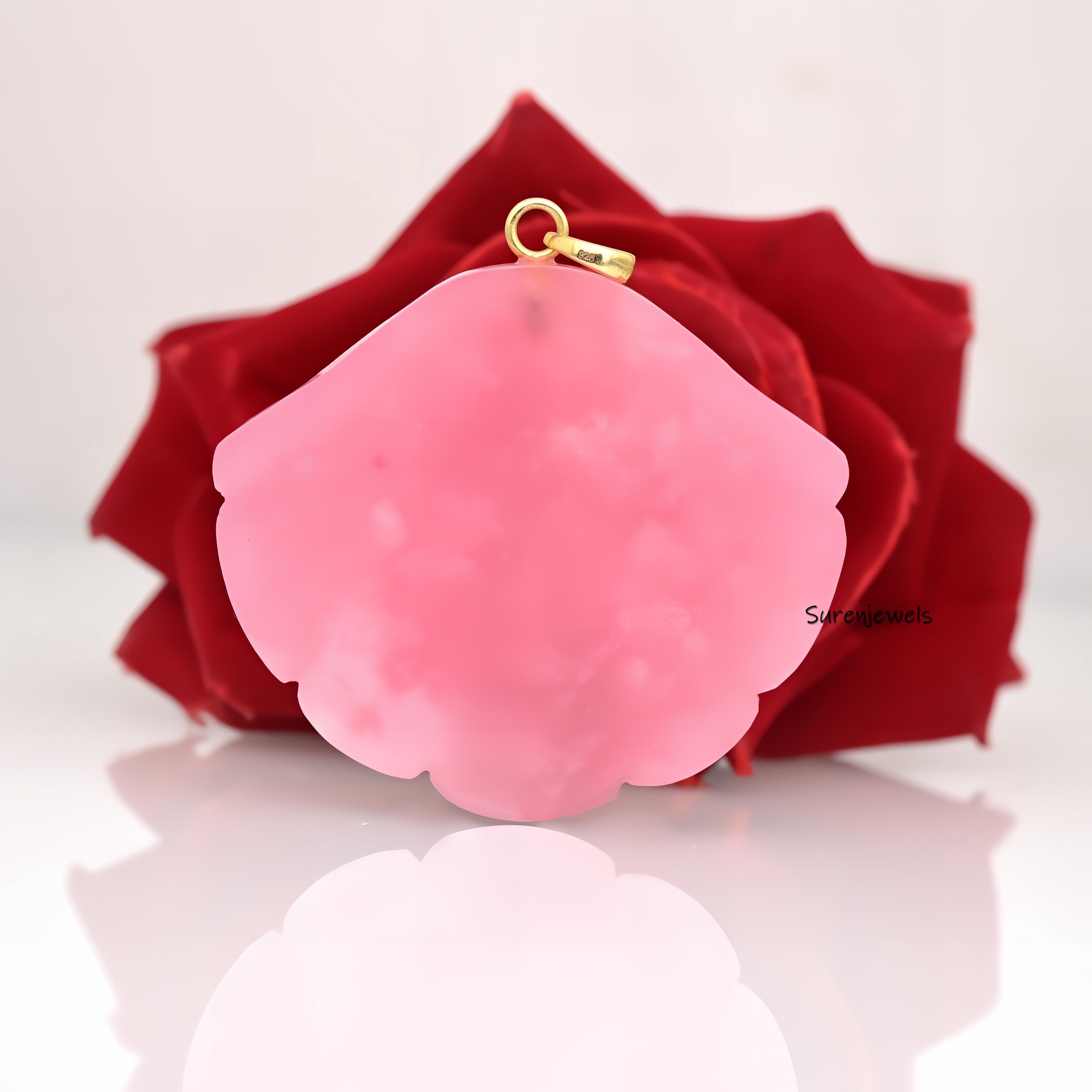 14k Gold Scallop Shell Pendant: White Agate & CZ Charm - View 7 - Suren Jewels | SKU: SJP2429-SLYGPOPCZ