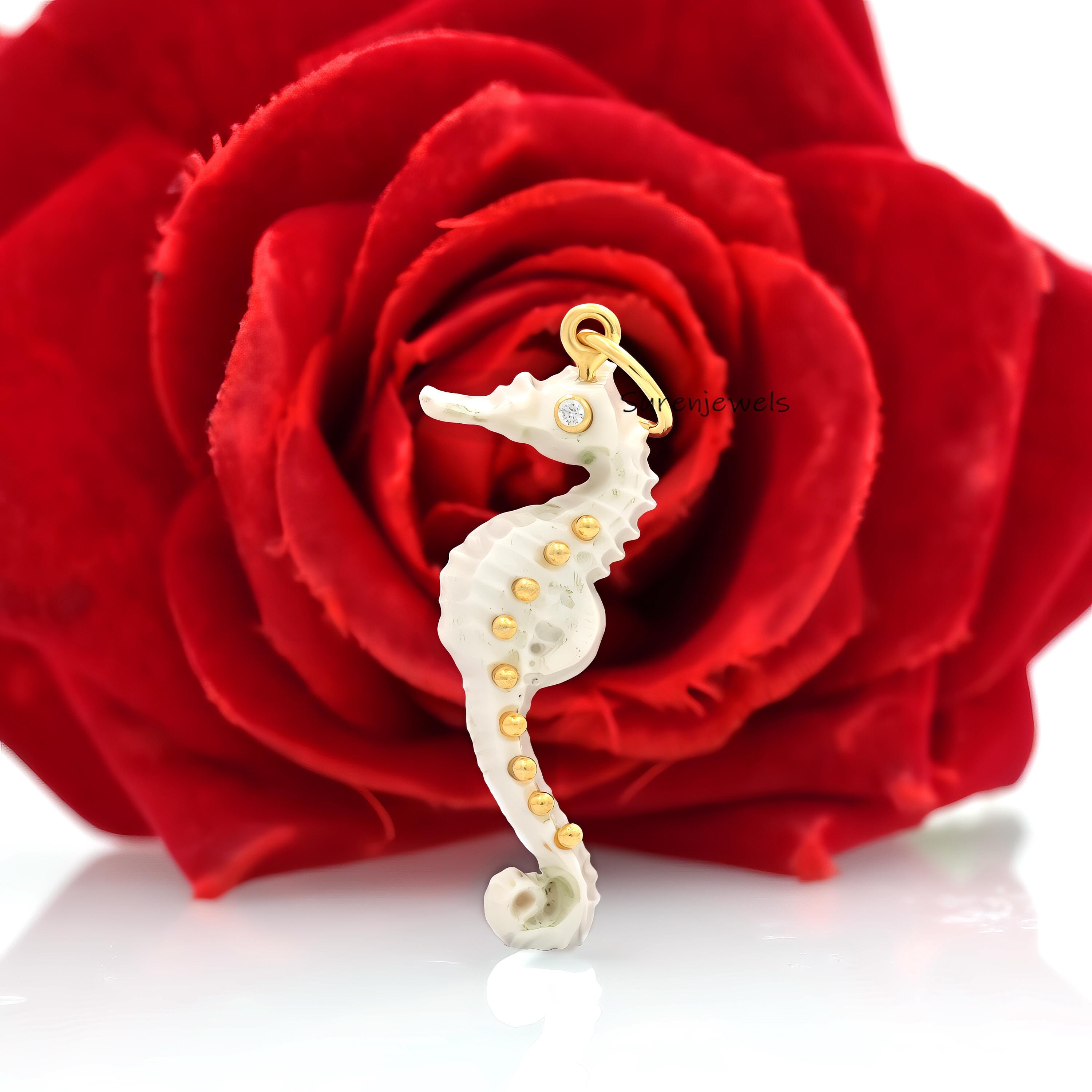 14k Gold Carved Gemstone Seahorse Pendant, Sealife Seahorse Pendant, Handmade Designer Seahorse Pendant, Carving Seahorse Jew