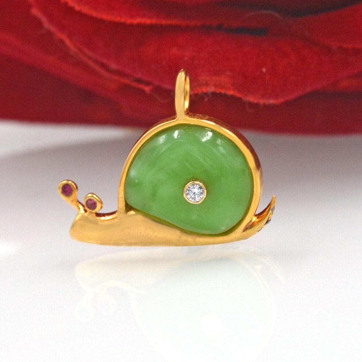 14K Gold Gemstone Snail Pendant: Handmade Yellow Gold Charm - View 6 - Suren Jewels | SKU: SJP1197