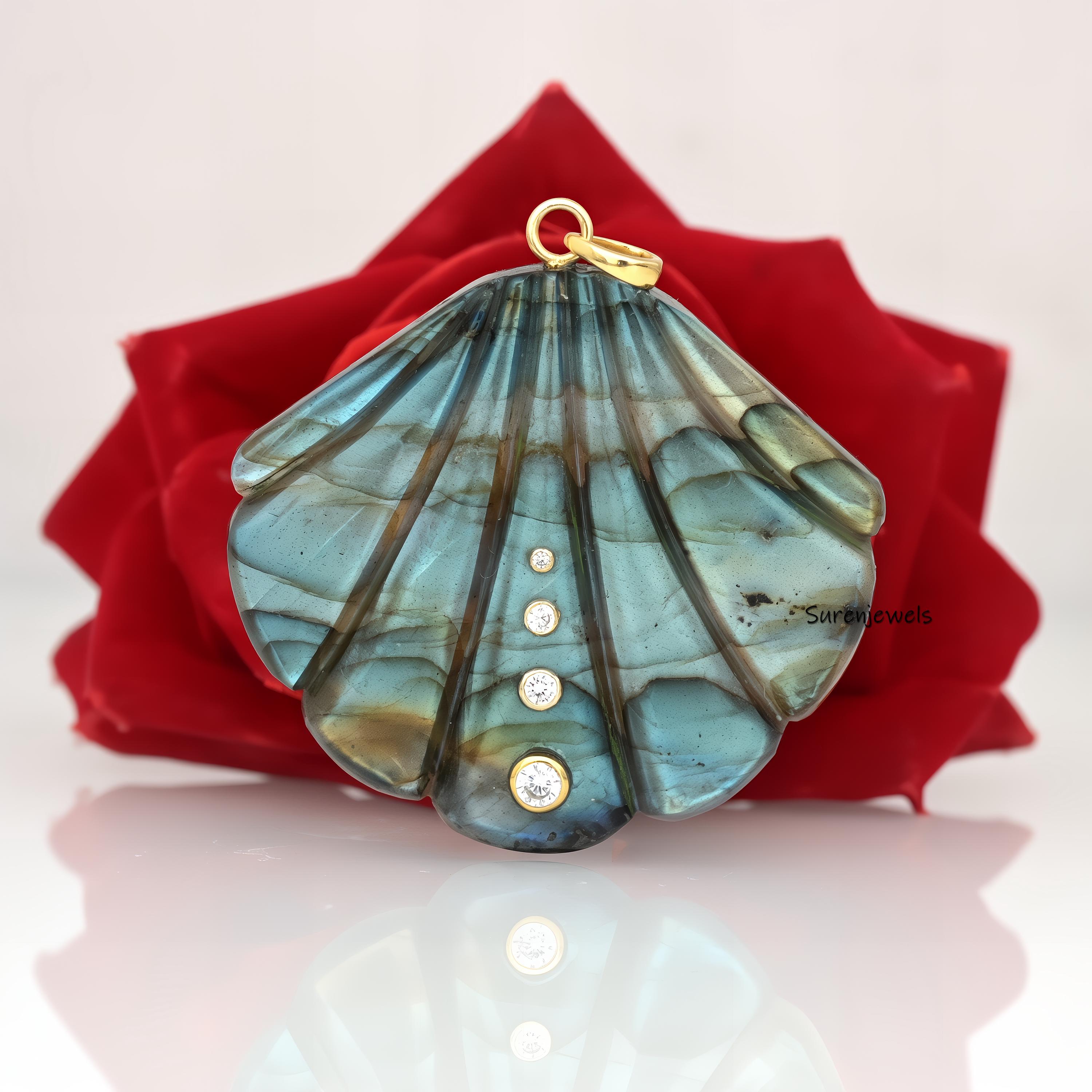 14k Gold Scallop Shell Pendant: White Agate & CZ Charm - View 4 - Suren Jewels | SKU: SJP2429-SLYGPOPCZ