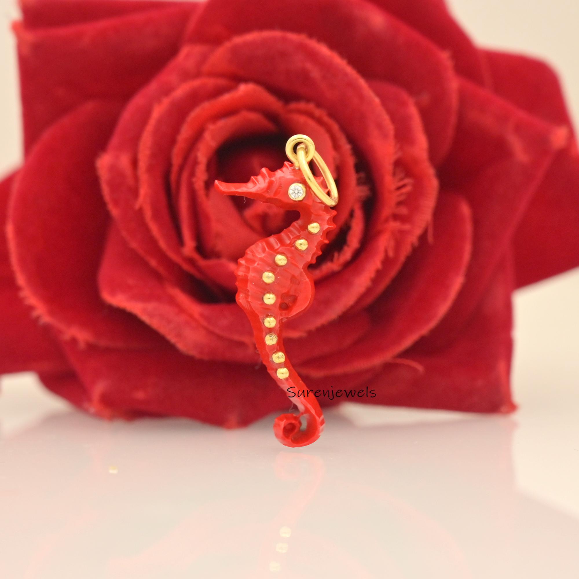 14k Gold Carved Gemstone Seahorse Pendant, Sealife Seahorse Pendant, Handmade Designer Seahorse Pendant, Carving Seahorse Jew