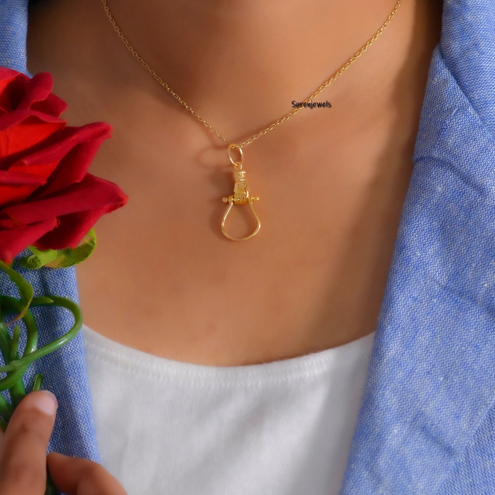 14k Gold Helping Hand Figa Charm Holder, Figa Pendant Connector, Hand Charm Holder, Jewelry Connector, Figa Charm Holder - Vi