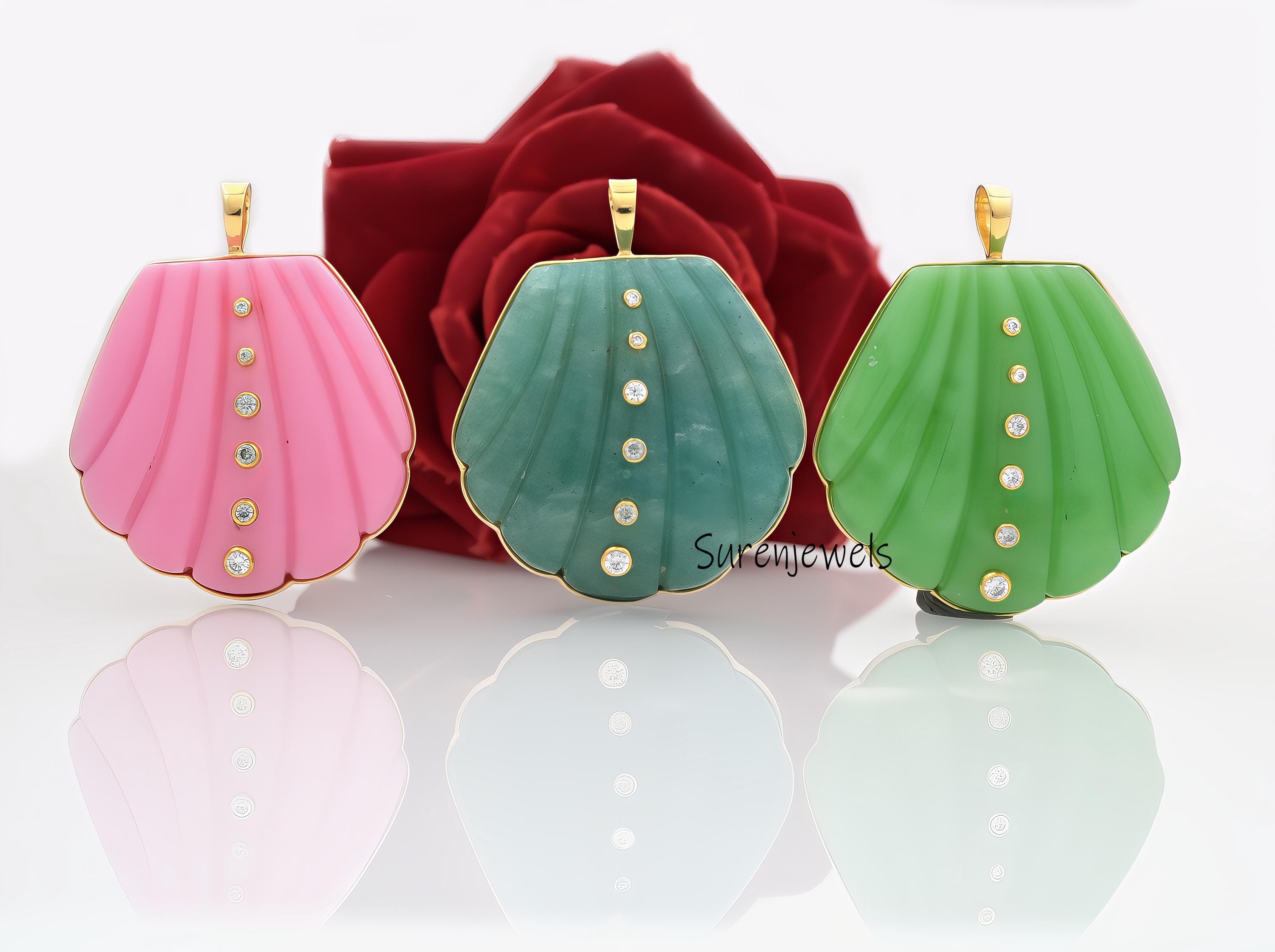 14K Gold Scallop Shell Pendant: Gemstone Beach Jewelry - Suren Jewels | SKU: SJP2958-SLYGPOPCZ