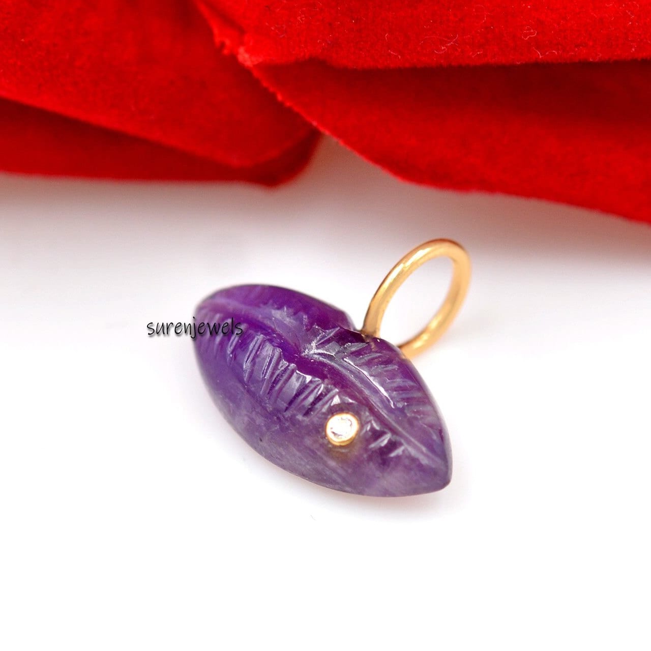 14k Gold Gemstone Lips Pendant: Handmade Carved Jewelry - View 3 - Suren Jewels | SKU: SJP1288-SLYGAMWT