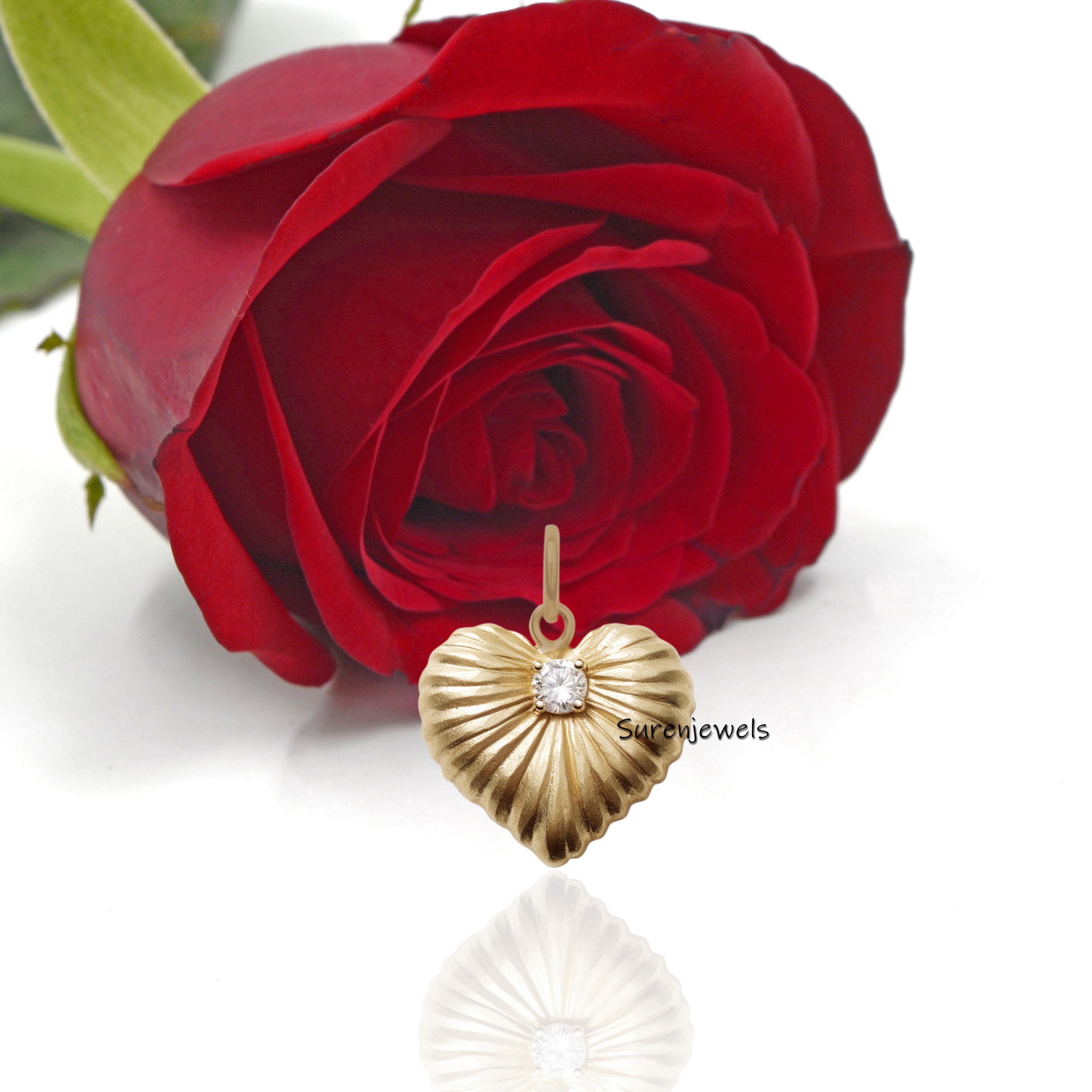 14K Gold Plated Fluted Heart Pendant with CZ Stone - View 5 - Suren Jewels | SKU: SJP2508
