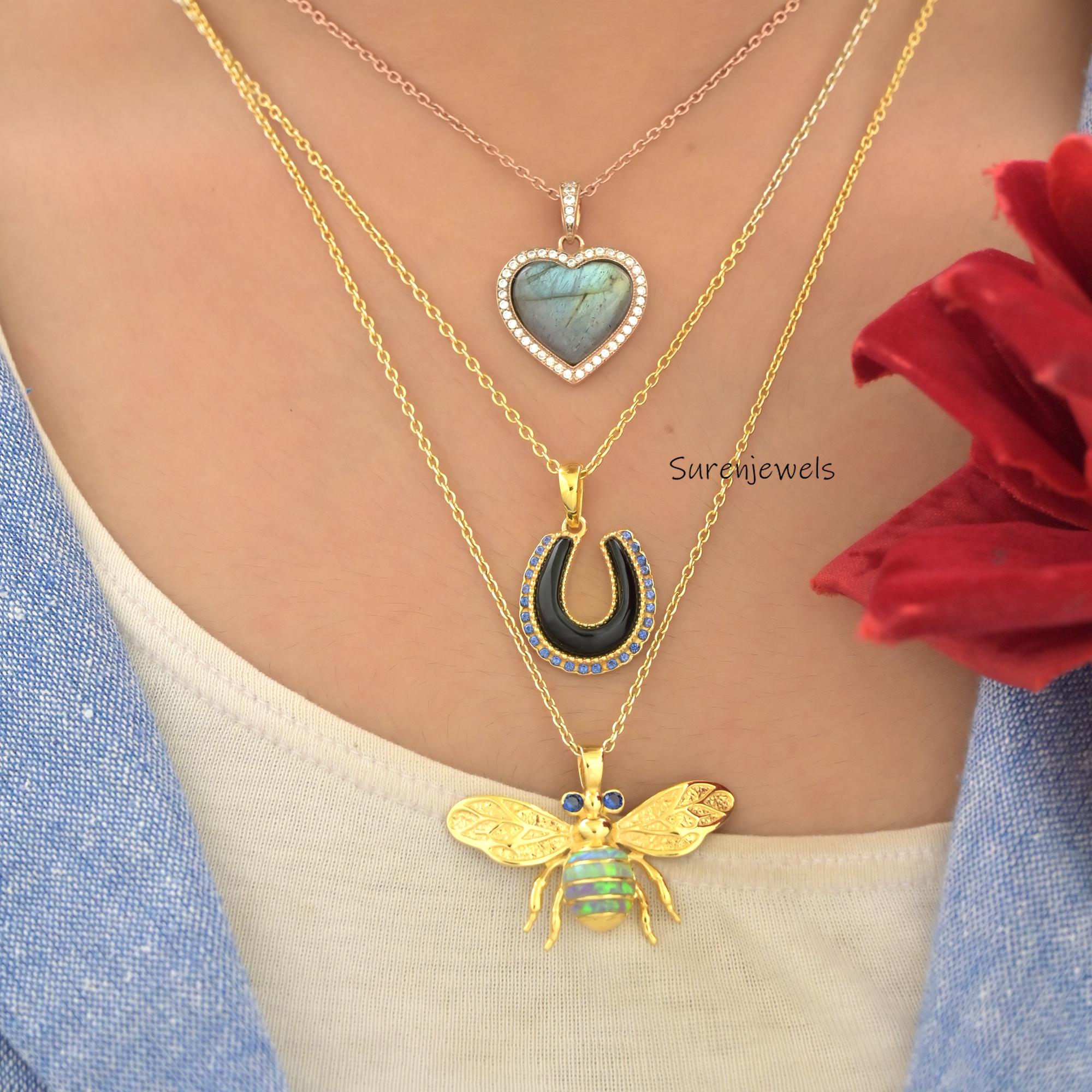 14K Gold Horseshoe Pendant, Turquoise Gemstone Charm - View 3 - Suren Jewels | SKU: SJP4918-SLYGBSBCZ-25M