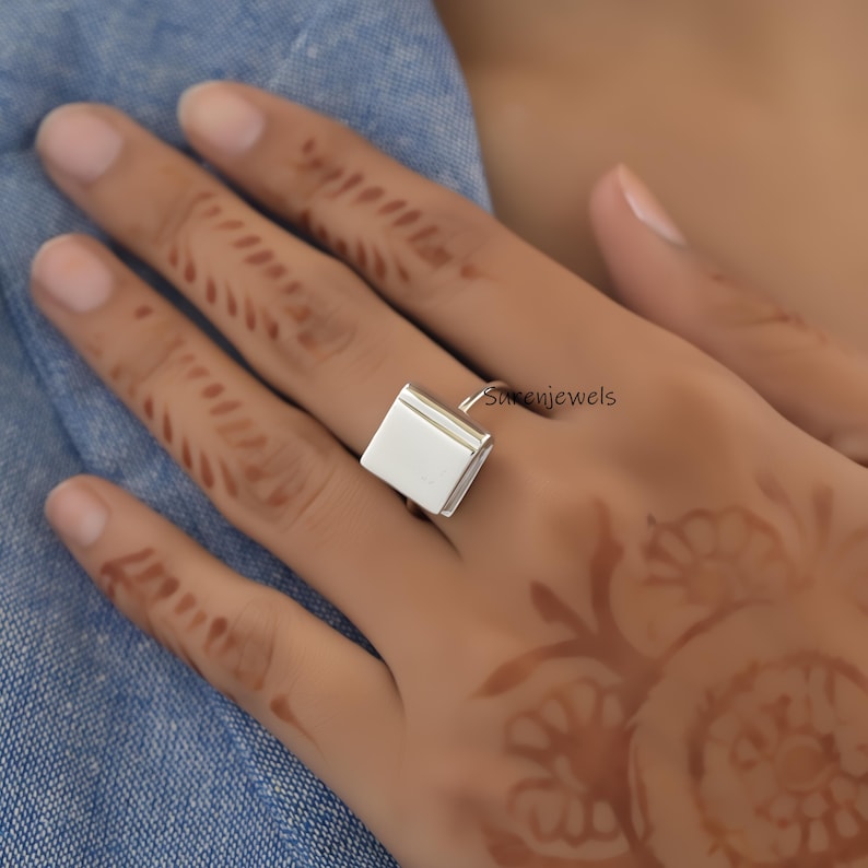 Anello a forma di libro in oro 14k: gioiello minimalista per gli amanti dei libri Design No 2.