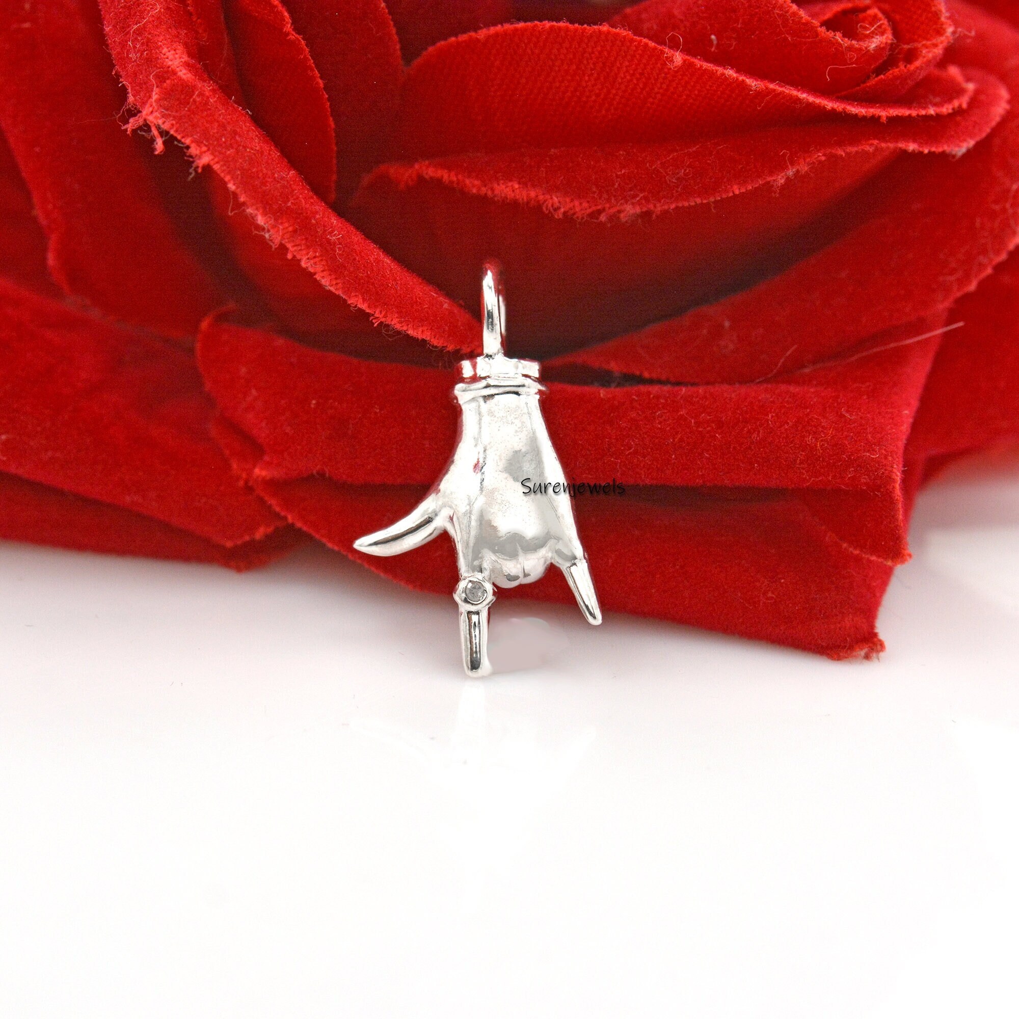 Sterling Silver Figa Hand Pendant: Good Luck Charm Jewelry - View 4 - Suren Jewels | SKU: SJP52-SLYG-35M-N41-18I