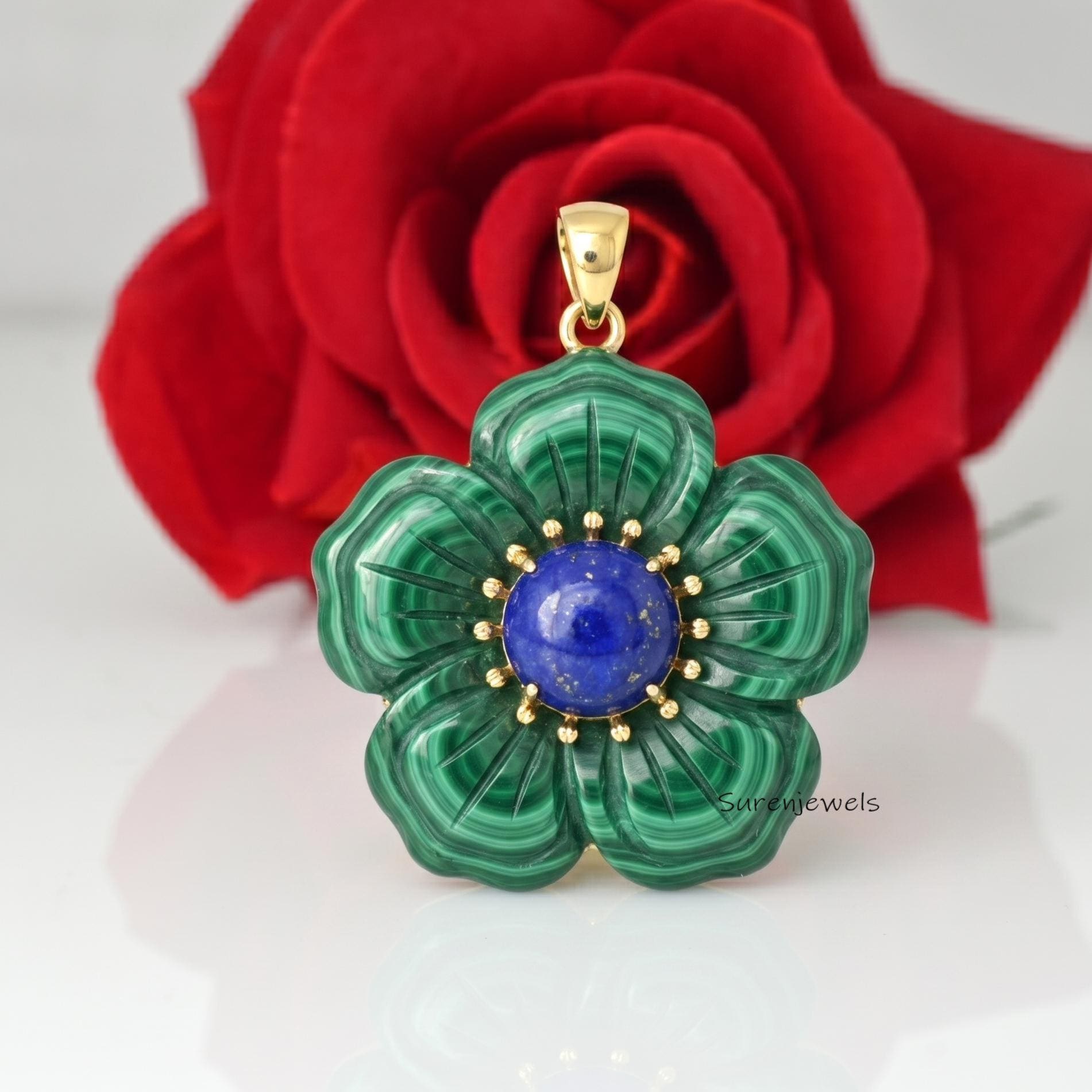 14K Gold Carved Gemstone Flower Pendant, Gold Carving Flower Pendant, Solid Gold Gemstone Flower Pendant, Vintage 14k Gold Fl