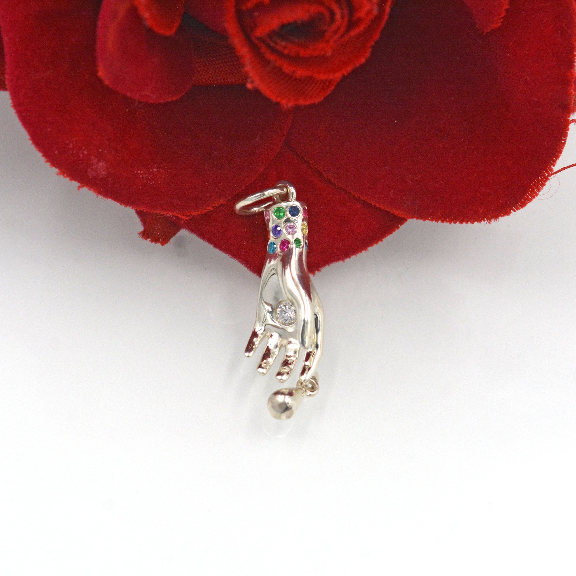 925 Silver Figa Hand Pendant: Good Luck Charm Jewelry - View 2 - Suren Jewels | SKU: SJP1527-SLNSMTCS