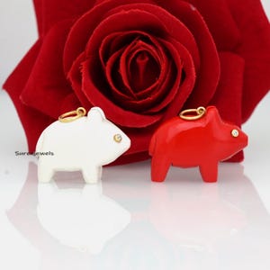 14K Gold Alle geschnitzte Edelstein Designer Schwein Anhänger, kleine Schweinchen Anhänger, Opal niedlichen Schwein Charme, Carving Piggy Charme, Designer Trendy Schwein Anhänger