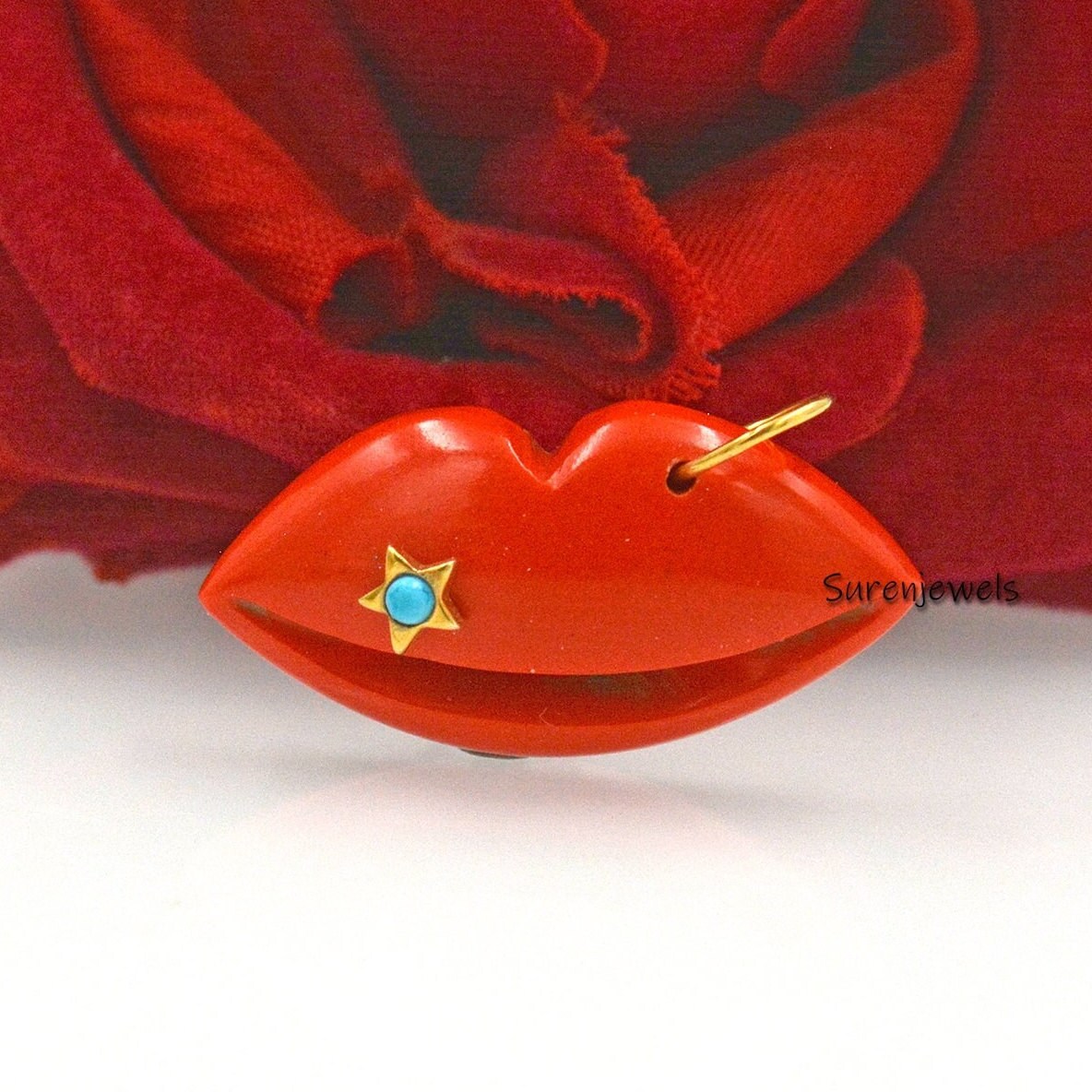14K Gold Turquoise Lips Pendant: Gemstone Carving, Handmade Jewelry - View 3 - Suren Jewels | SKU: SJP1618-SLYGOCRTQ