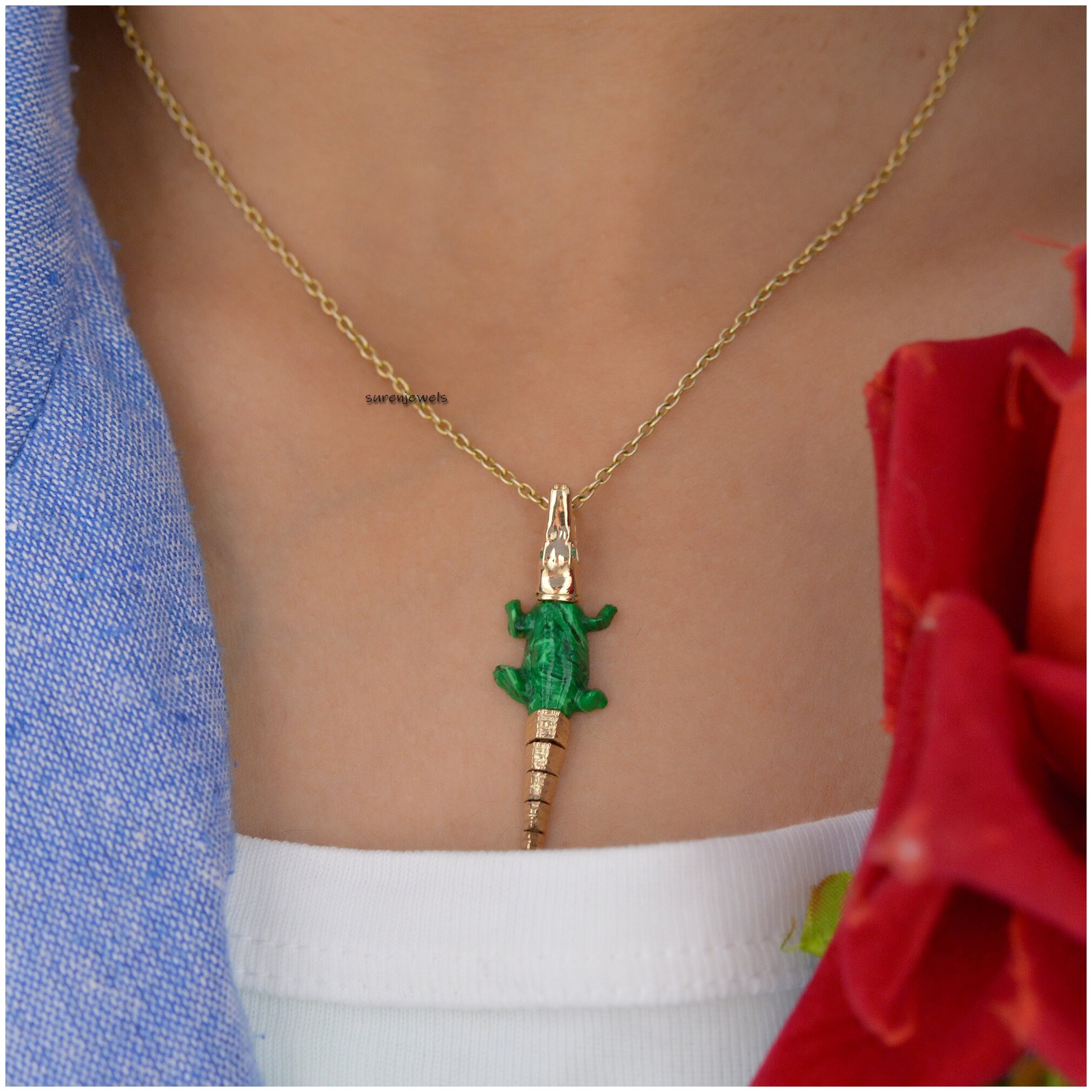 14k Gold Crocodile Pendant: Emerald Eye Alligator Charm - View 7 - Suren Jewels | SKU: SJP1406