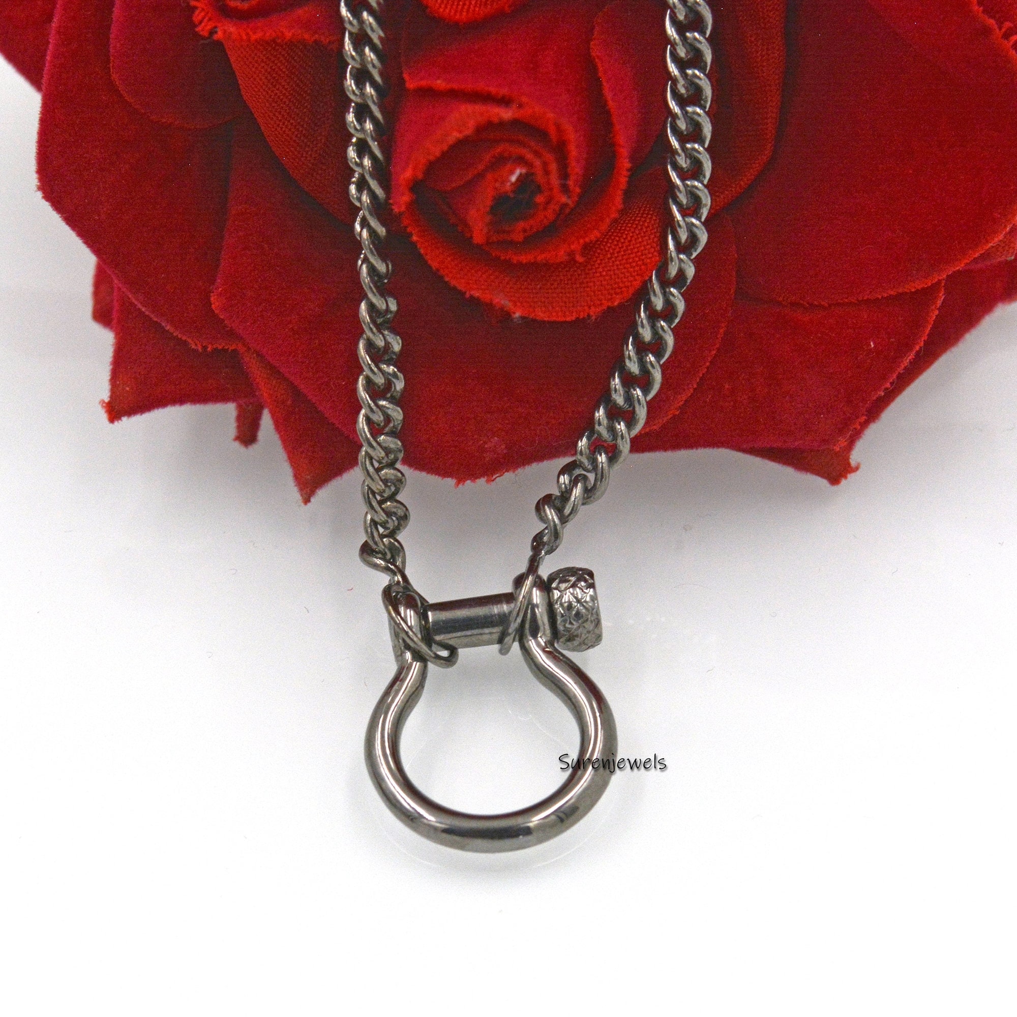 925 Silver Horseshoe Snaffle Bit Necklace: Shackle Clasp - View 6 - Suren Jewels | SKU: SJP72-SLYG-N22-18I