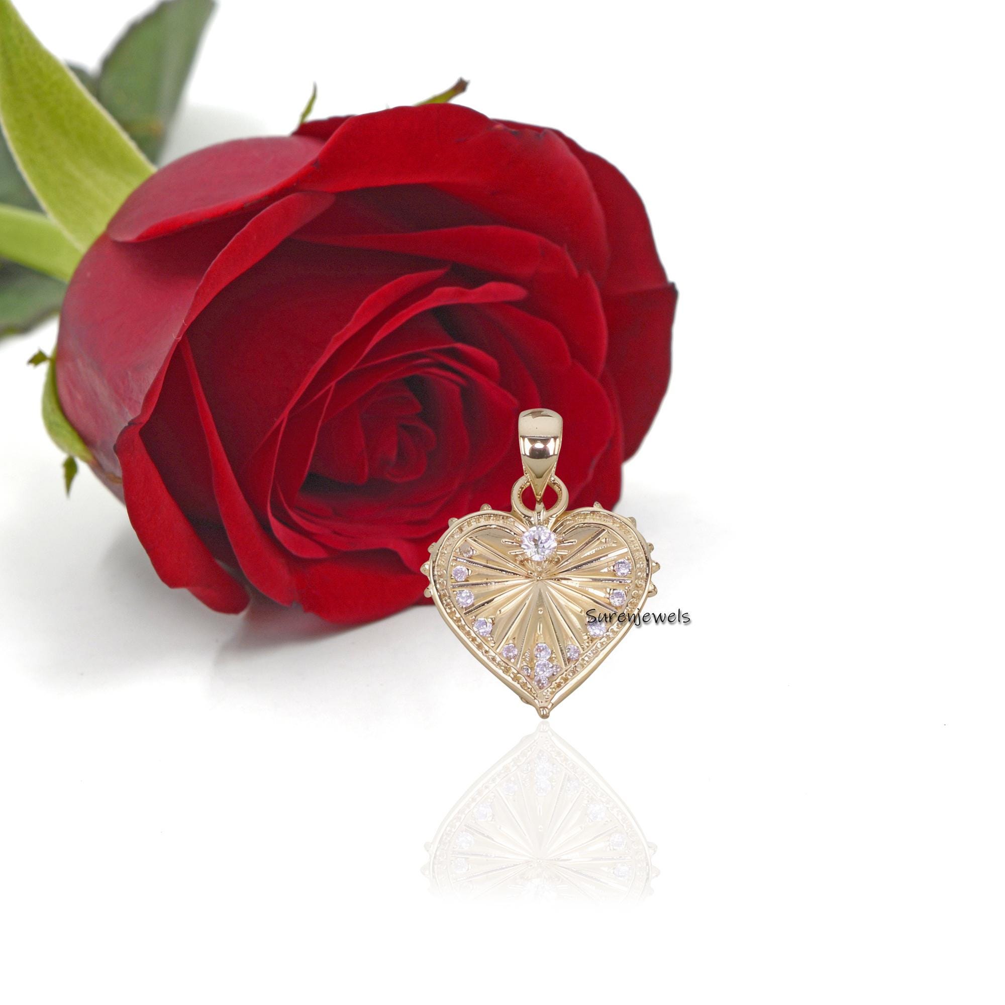 14k Gold Fluted Heart Charm: Diamond Accent Pendant - View 4 - Suren Jewels | SKU: SJP3416-SLYGCZ-25M