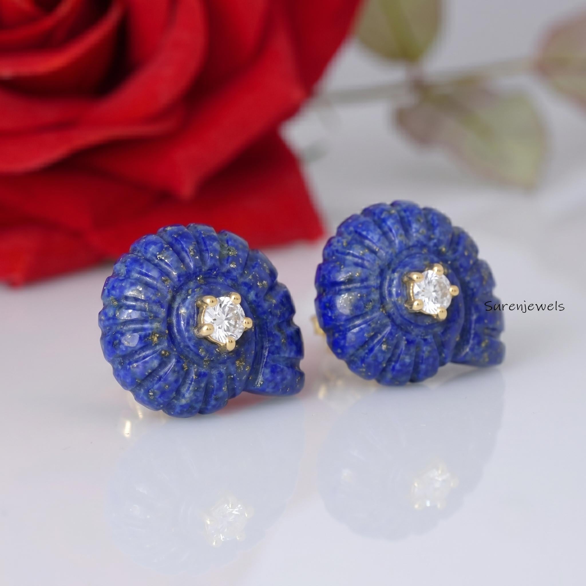 14K Gold Gemstone Sea Shell Studs, Gold Shell Stud Earrings, 14K Gemstone Beach Sea Shell Earrings, Gold Carved Shell Studs,