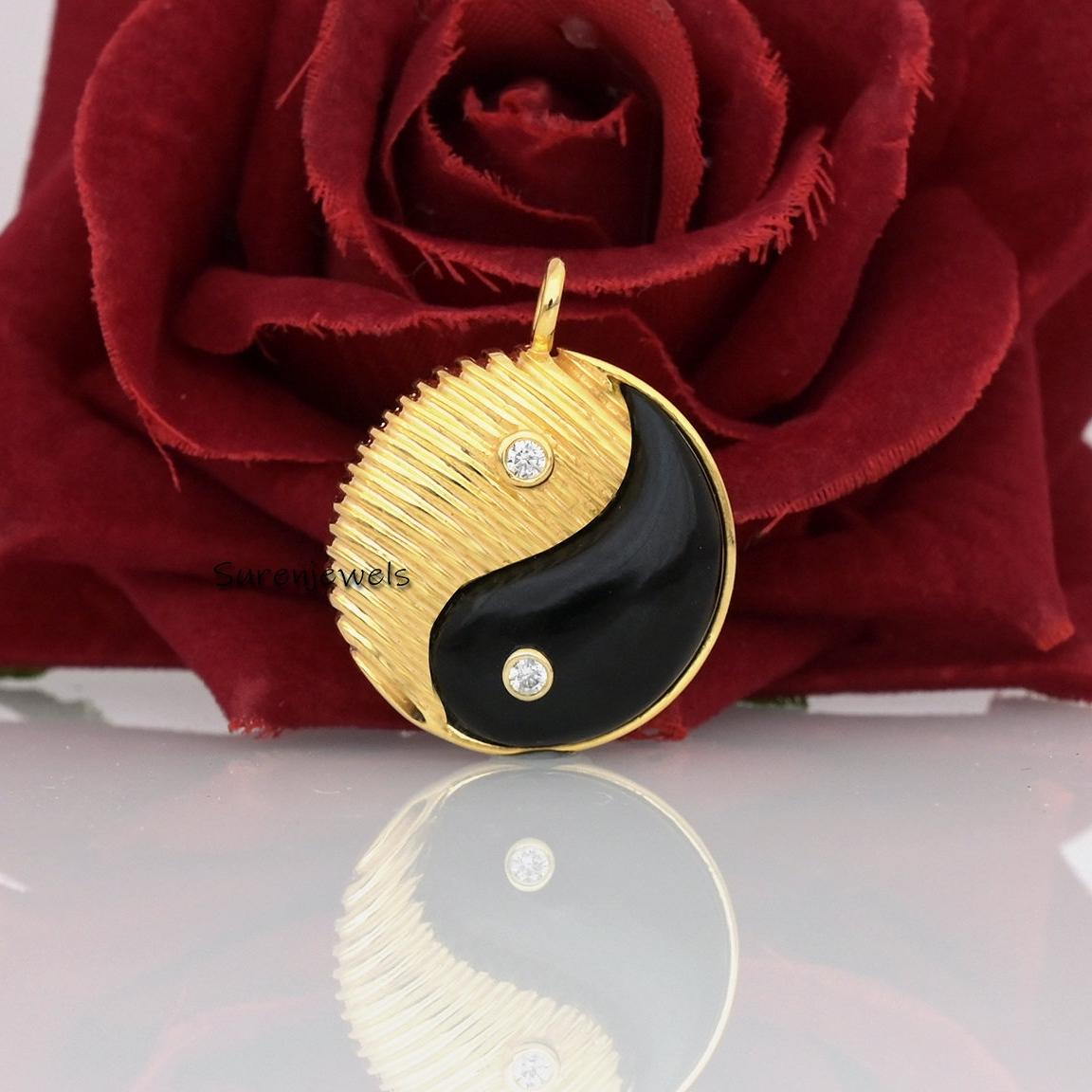 Handmade 14K Gold Yin Yang Pendant: Moissanite Spiritual Charm - View 3 - Suren Jewels | SKU: SJP1733